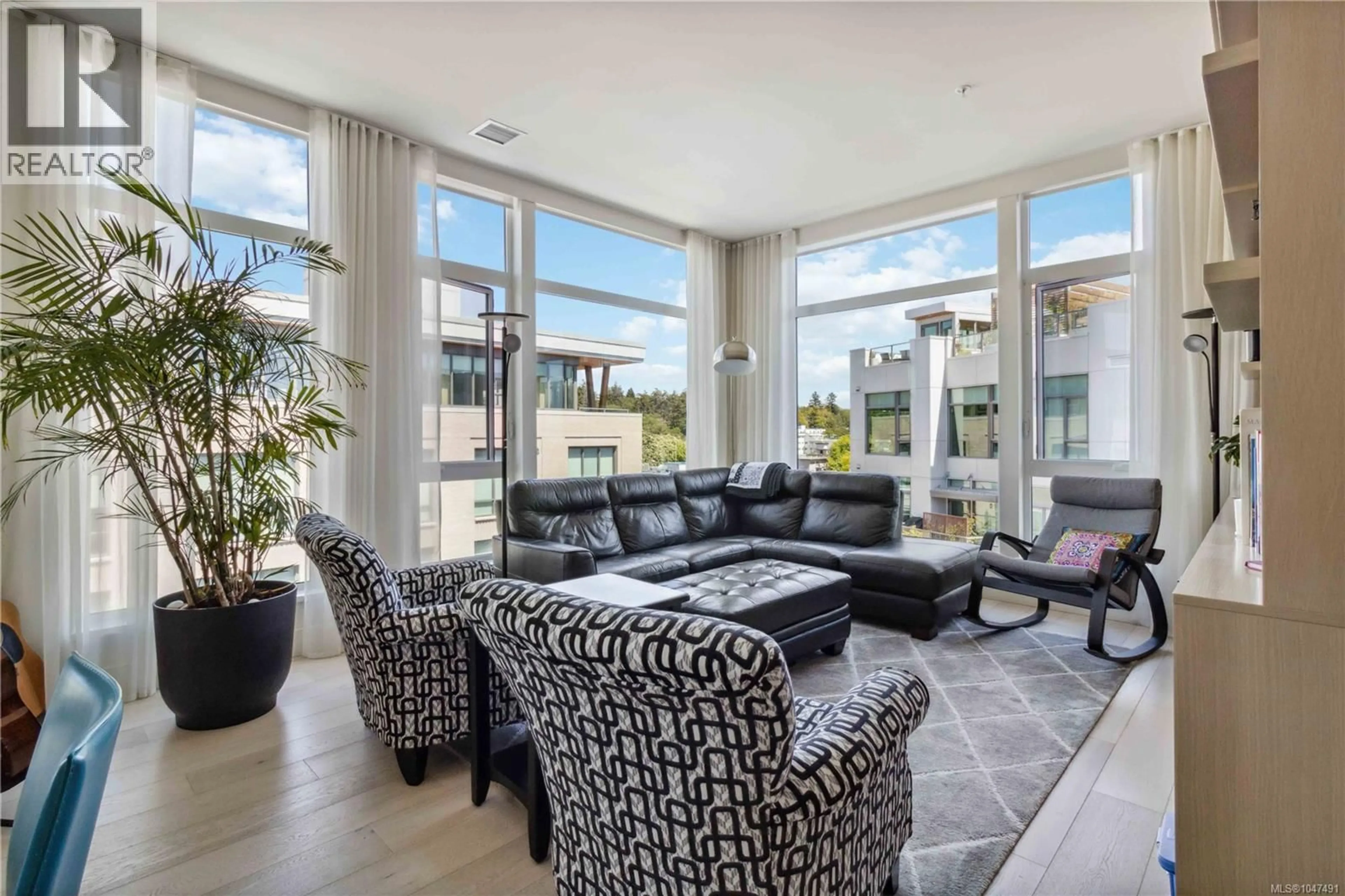 Living room with furniture, unknown for 601 - 501 PARK PLACE, Esquimalt British Columbia V9A0H3