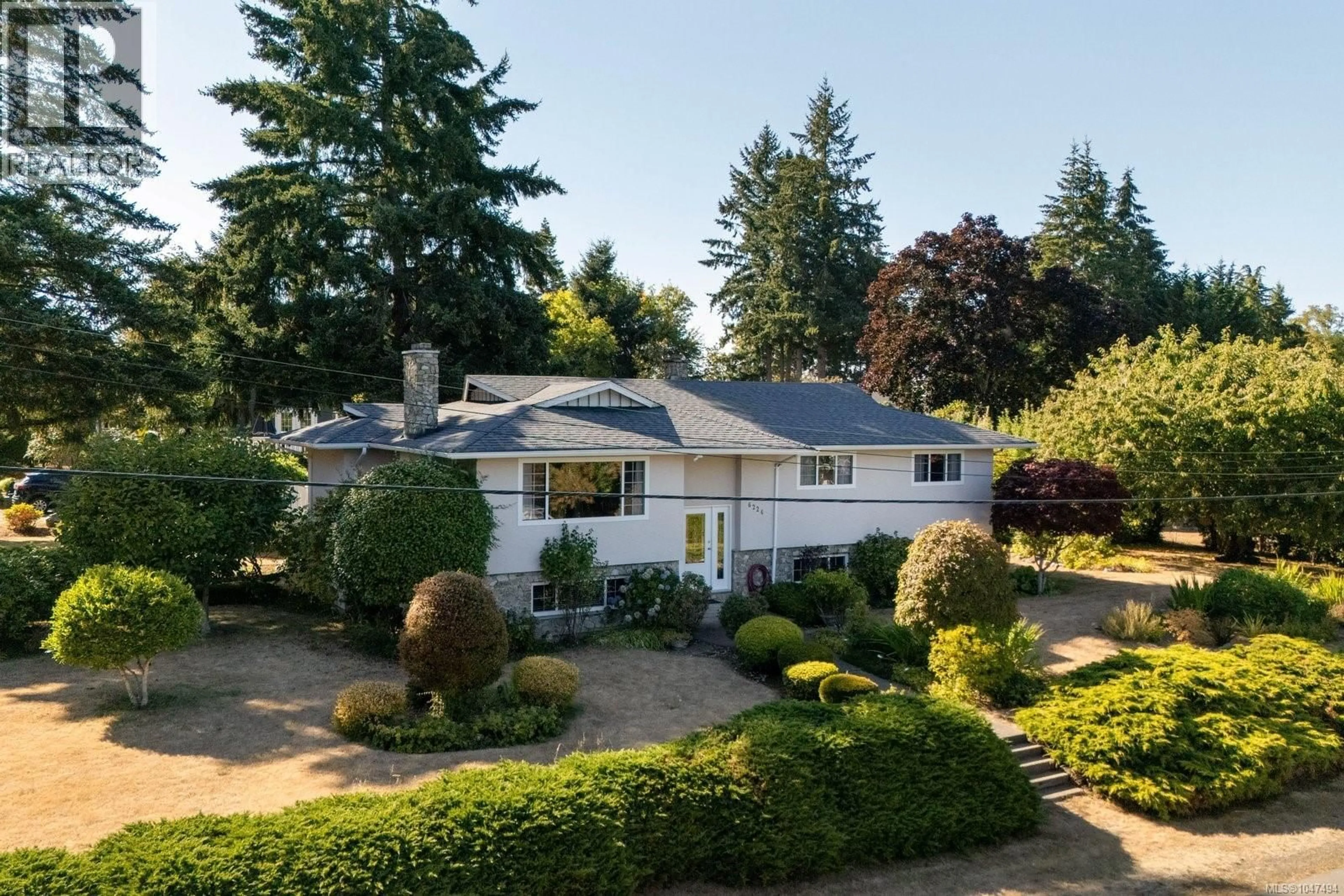 A pic from outside/outdoor area/front of a property/back of a property/a pic from drone, street for 6224 ROBIN WAY, Central Saanich British Columbia V8Z5X8