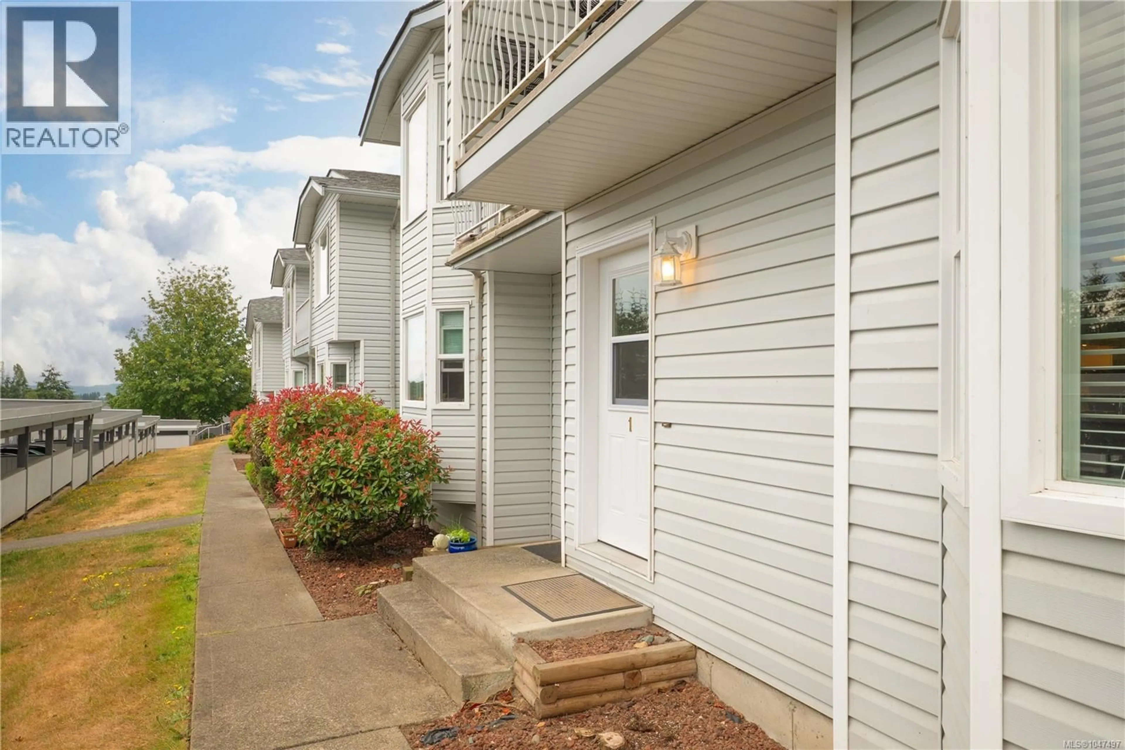 Patio, street for 1 - 274 HARWELL ROAD, Nanaimo British Columbia V9R6V1
