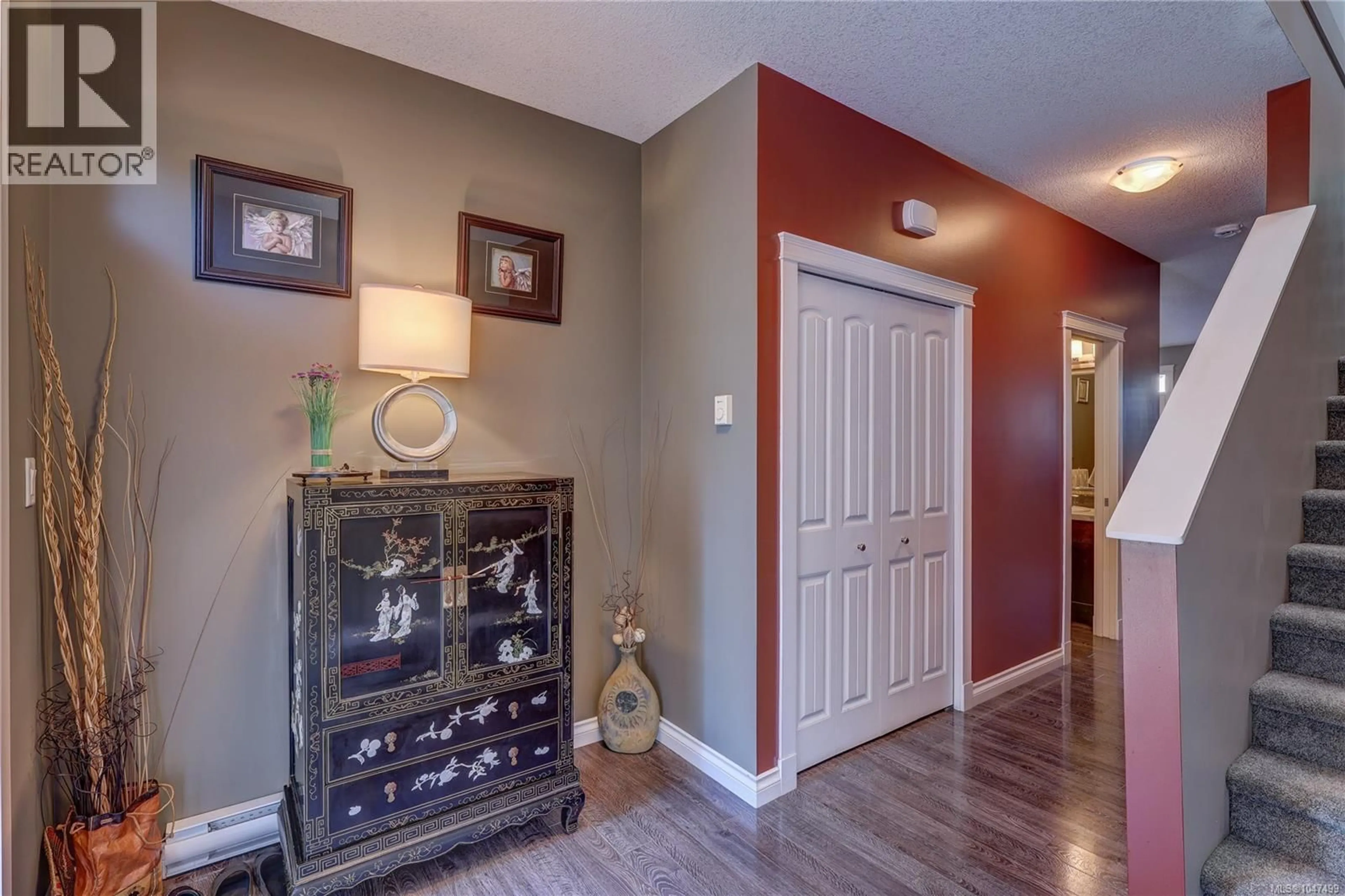 Indoor entryway for 1966 CAMAS ROAD, Nanaimo British Columbia V9R0G9