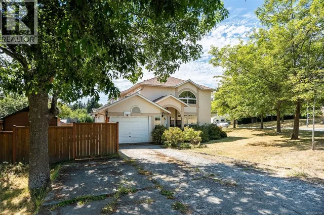 637 JOLLY PLACE, Saanich 2