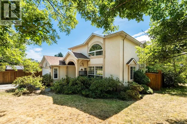 637 JOLLY PLACE, Saanich 3