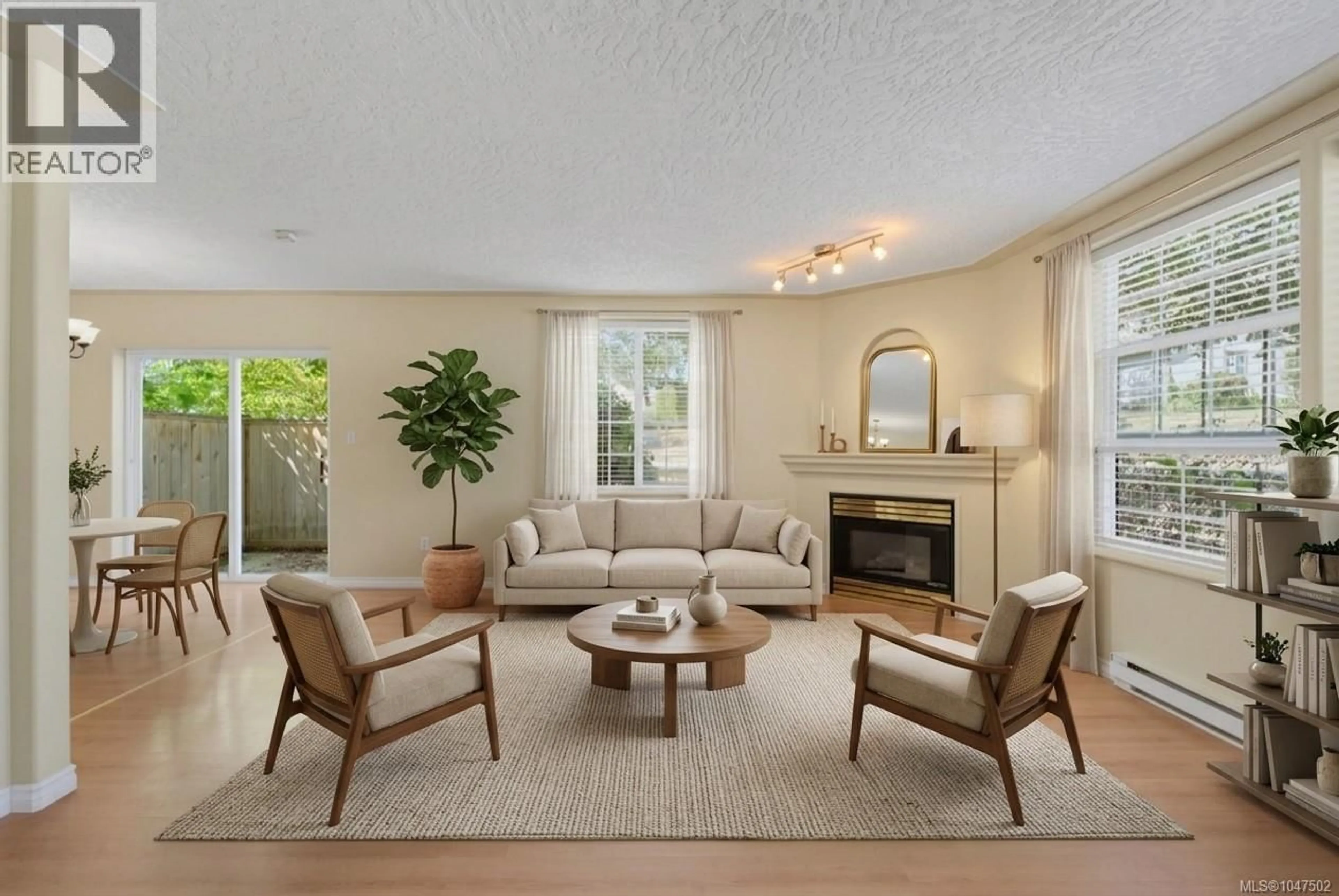 Living room with furniture, unknown for 637 JOLLY PLACE, Saanich British Columbia V8Z6R9