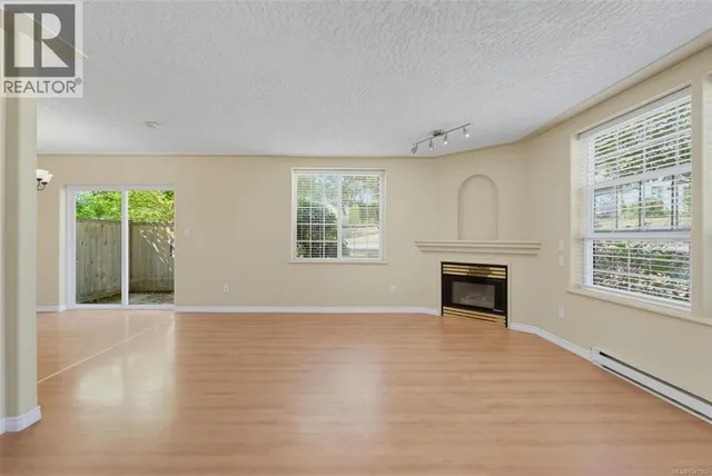 637 JOLLY PLACE, Saanich 5