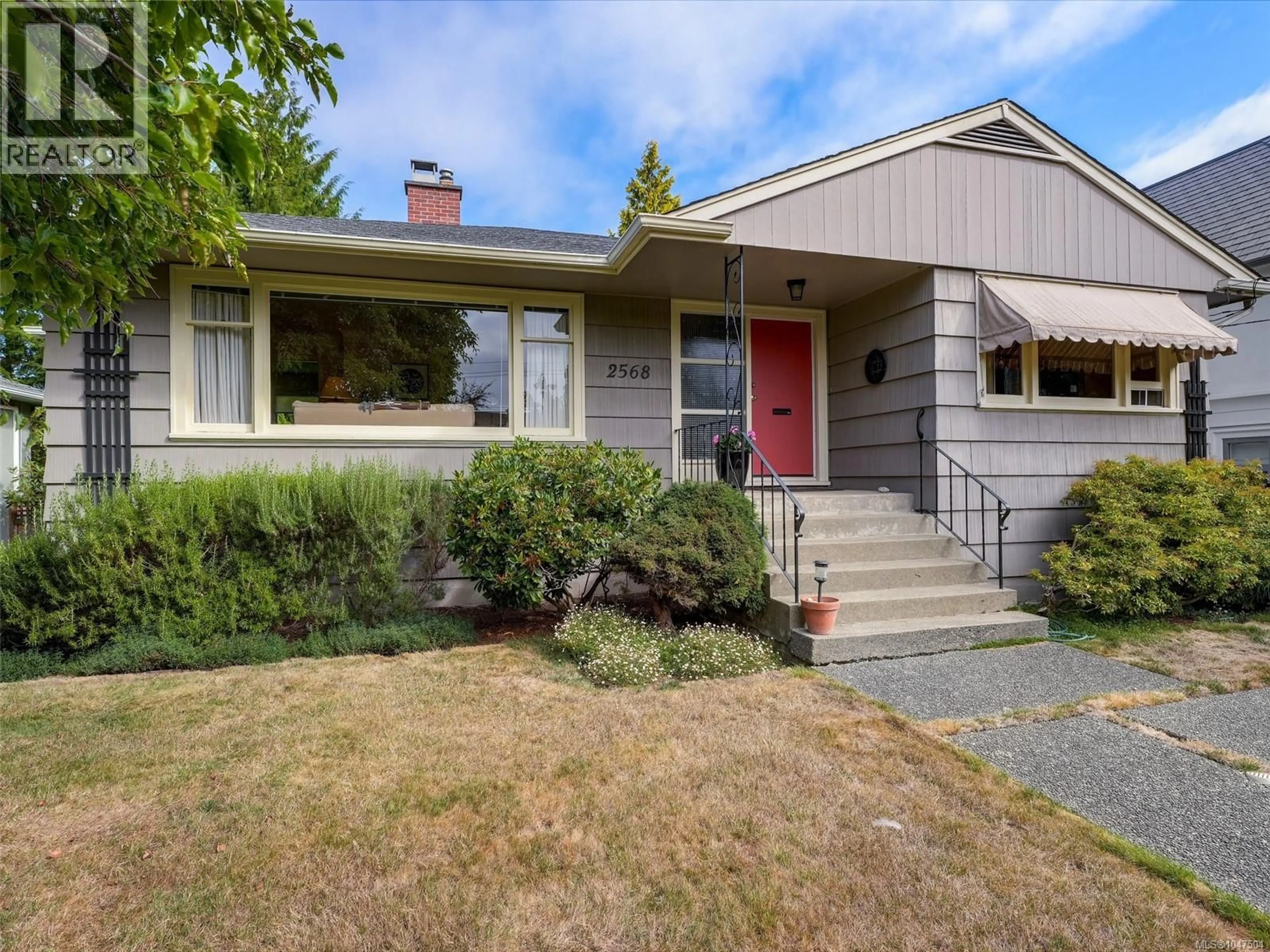 Home with vinyl exterior material, street for 2568 MARGATE AVENUE, Oak Bay British Columbia V8S3A4