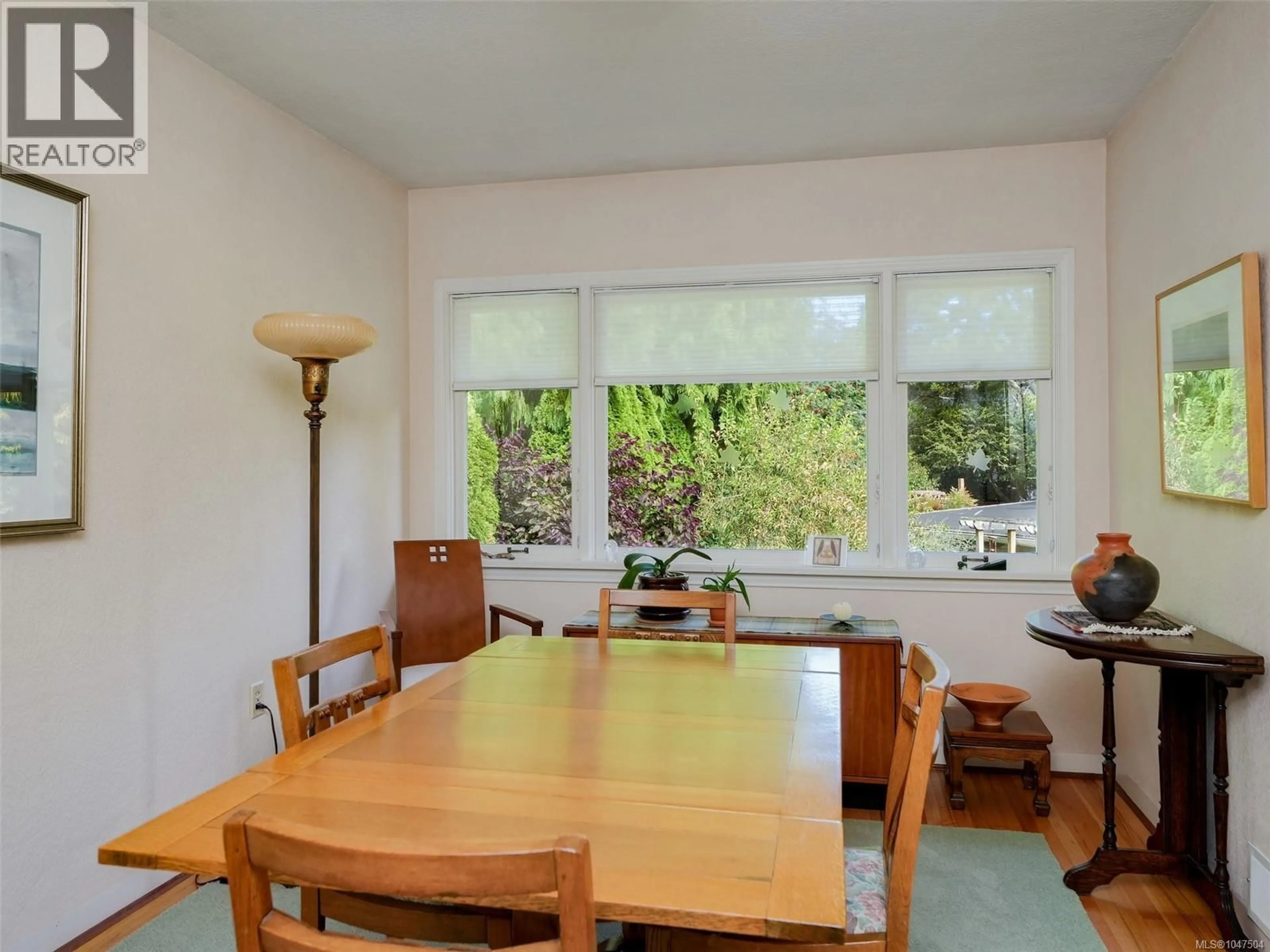 Dining room, wood/laminate floor for 2568 MARGATE AVENUE, Oak Bay British Columbia V8S3A4
