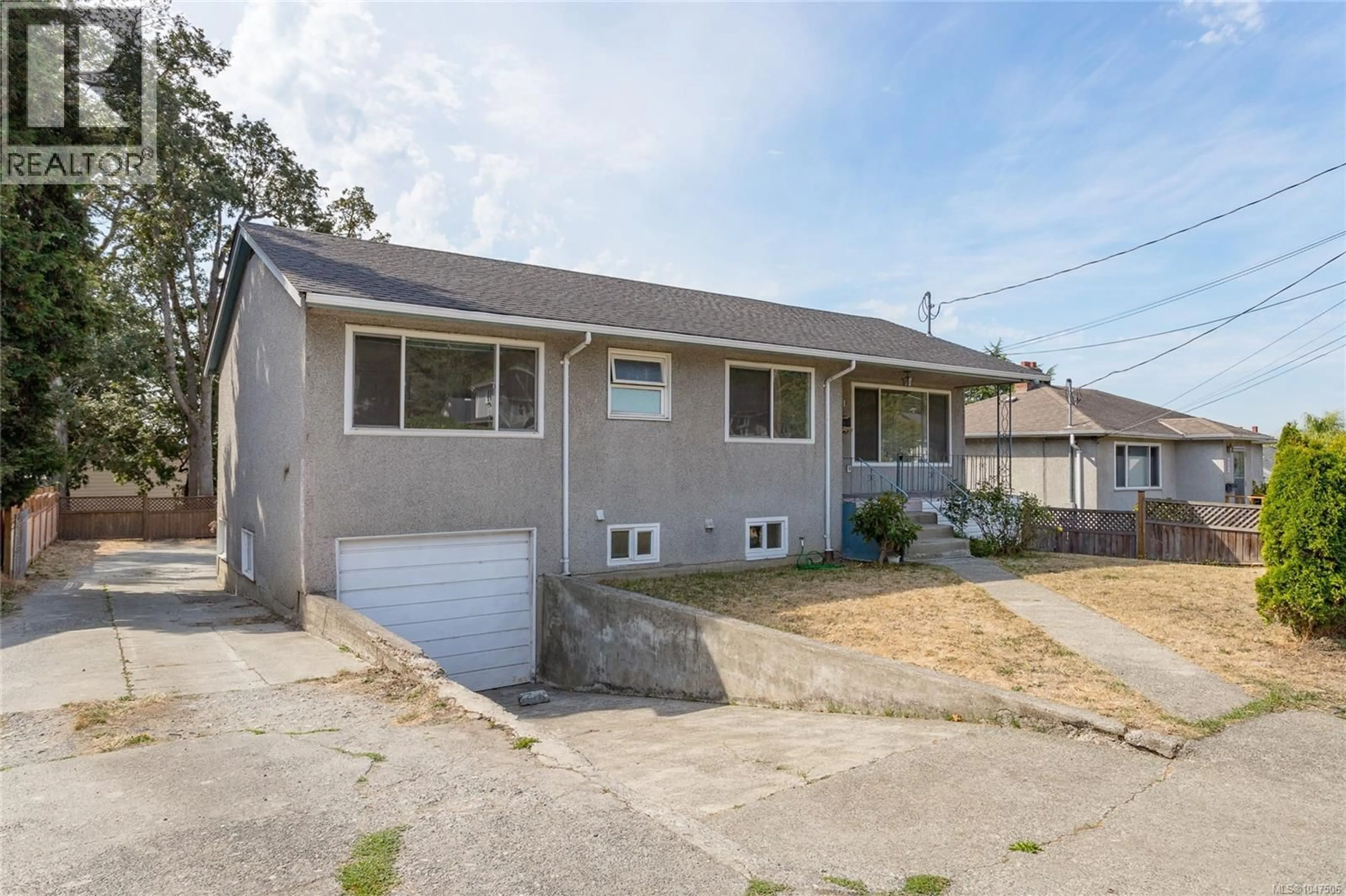 Home with vinyl exterior material, street for 941 MCKENZIE AVENUE, Saanich British Columbia V8X3G8