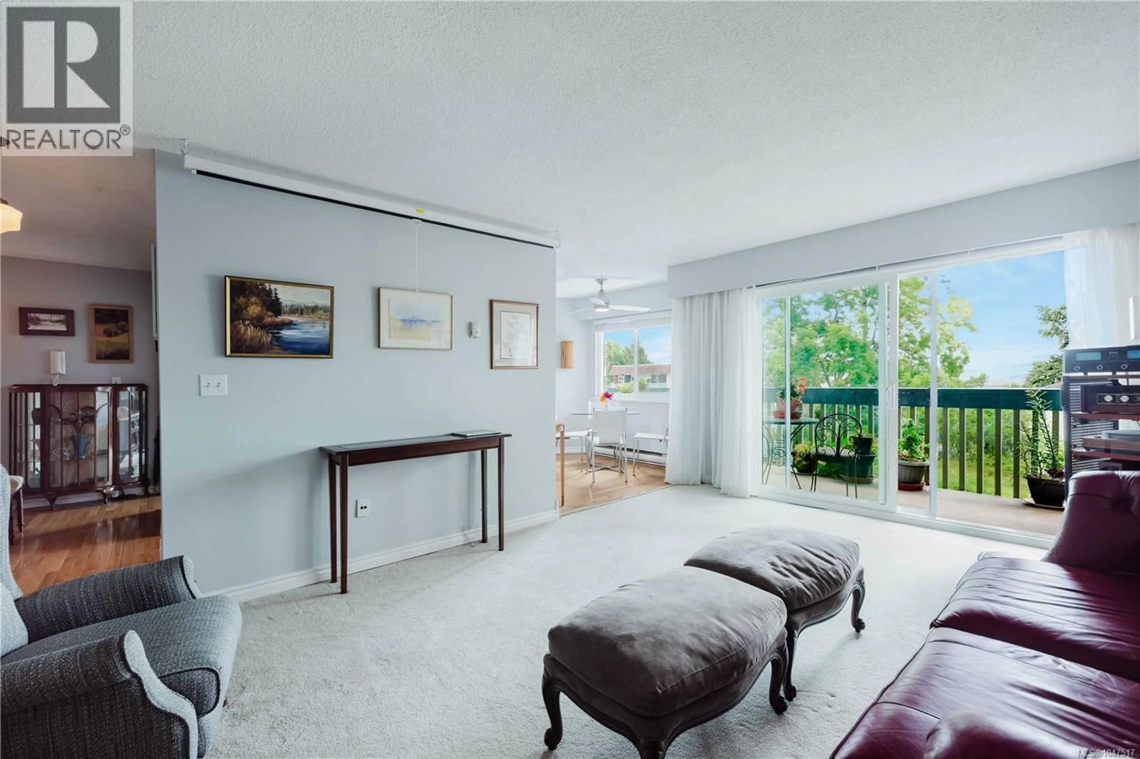 Living room with furniture, unknown for 404 - 1012 COLLINSON STREET, Victoria British Columbia V8V3C1
