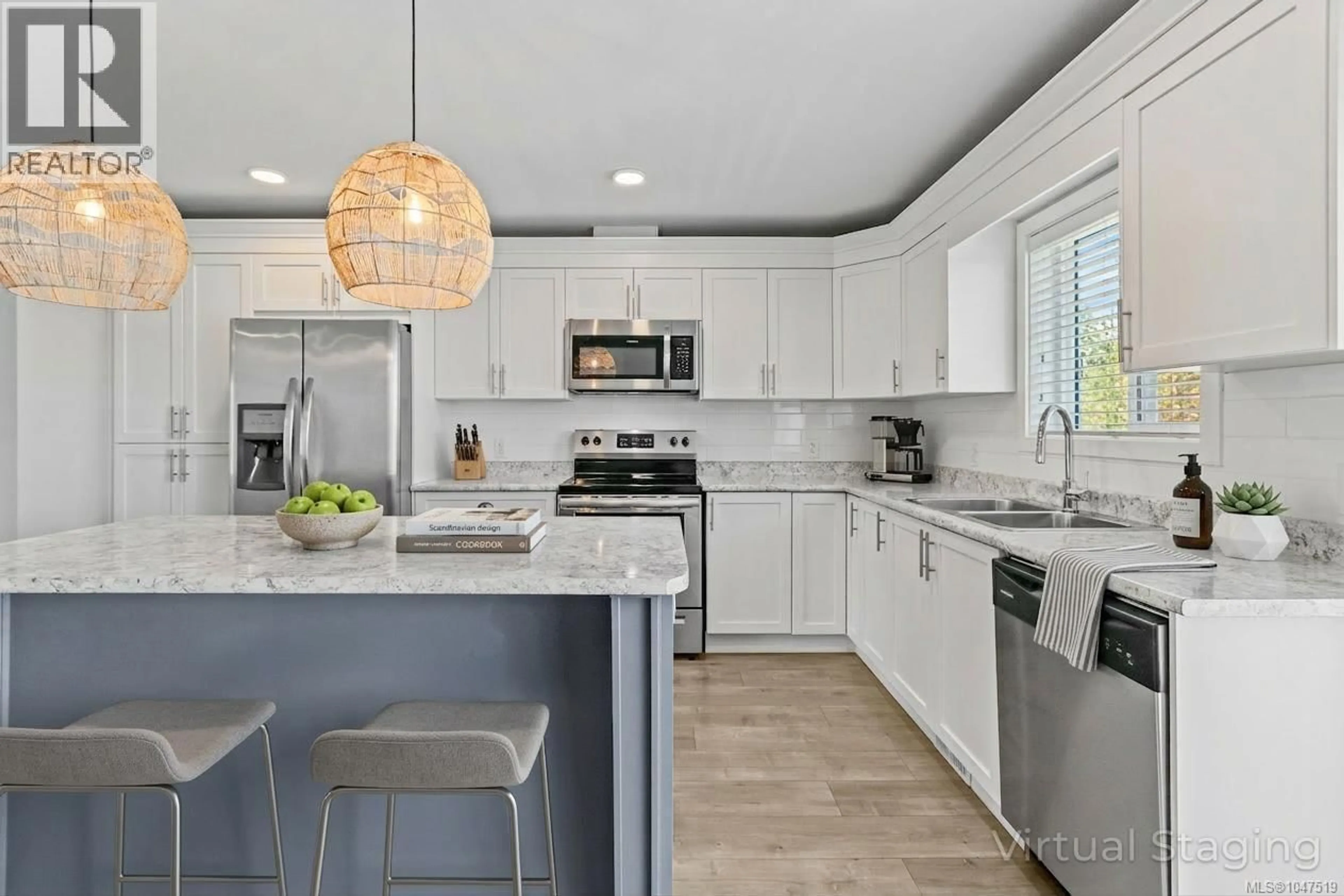 Open concept kitchen, ceramic/tile floor for 532 LORI PLACE, Nanaimo British Columbia V9R0H8