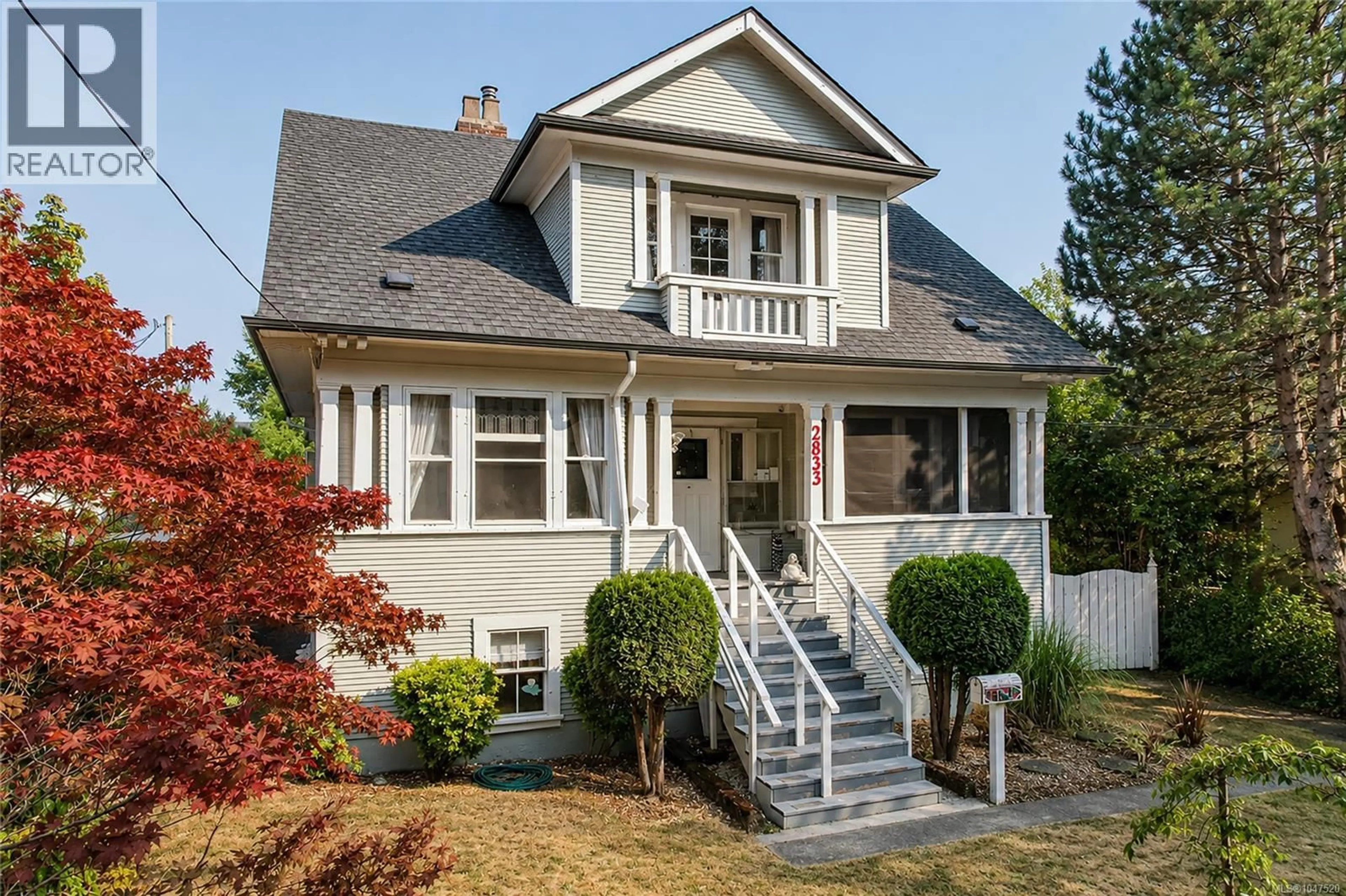 Home with vinyl exterior material, street for 2833 COLQUITZ AVENUE, Saanich British Columbia V9A2L9