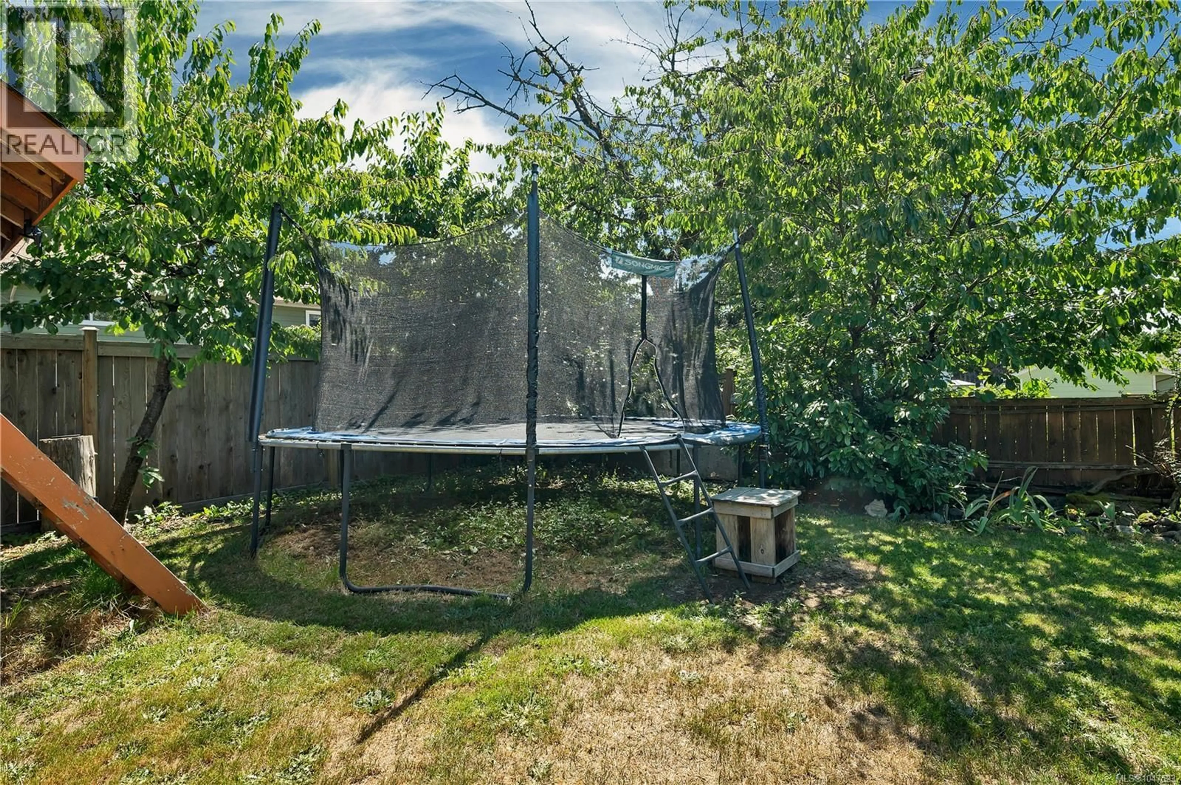 Patio, forest/trees view for 885 SHELLBOURNE BOULEVARD, Campbell River British Columbia V9W4Z7