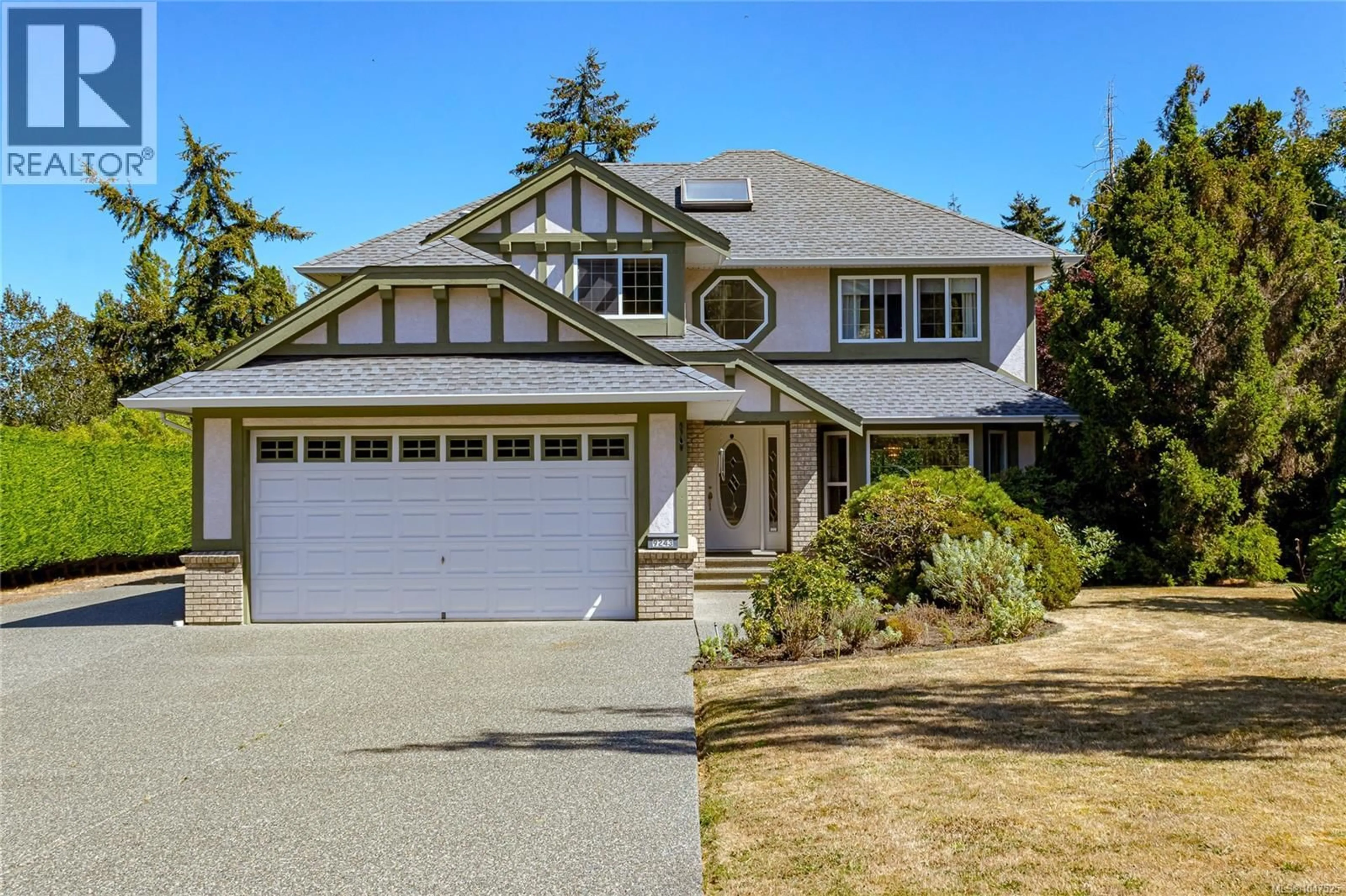 Home with vinyl exterior material, street for 9243 MAINWARING ROAD, North Saanich British Columbia V8L1J9