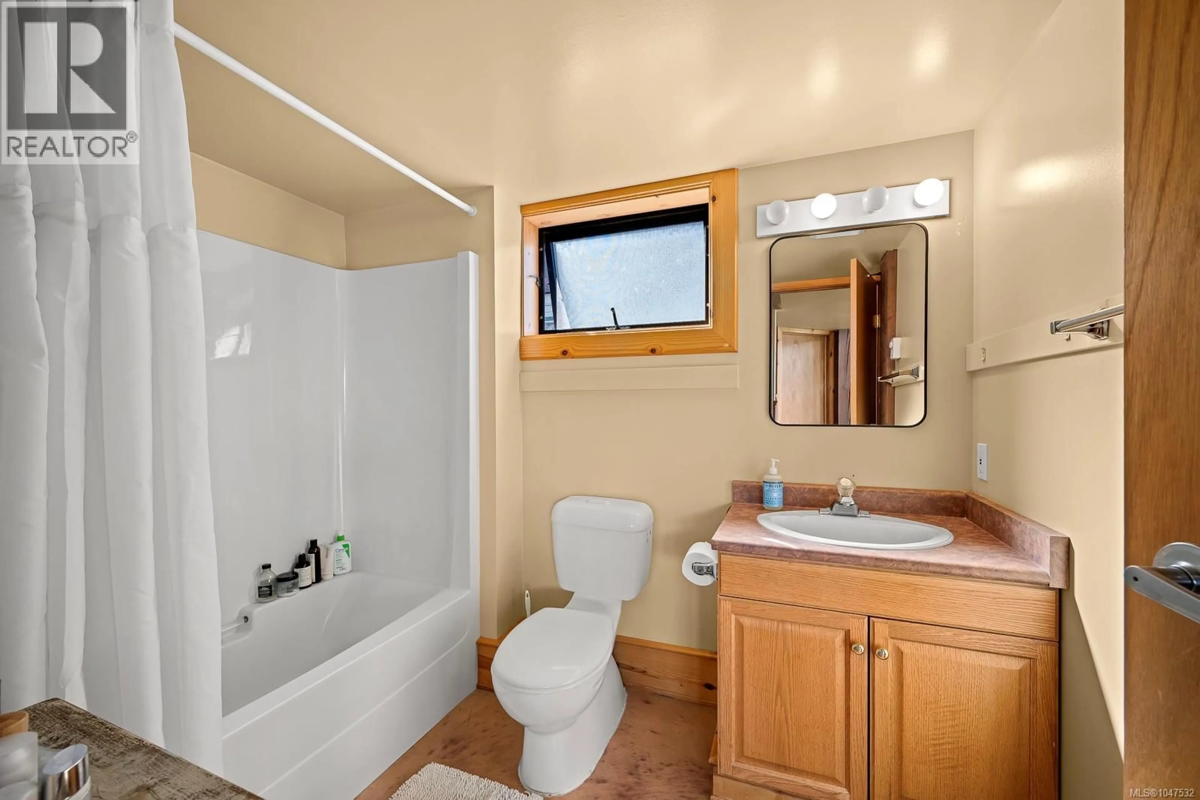 Standard bathroom, ceramic/tile floor for A - 1381 HENRY ROAD, Courtenay British Columbia V9N7J3