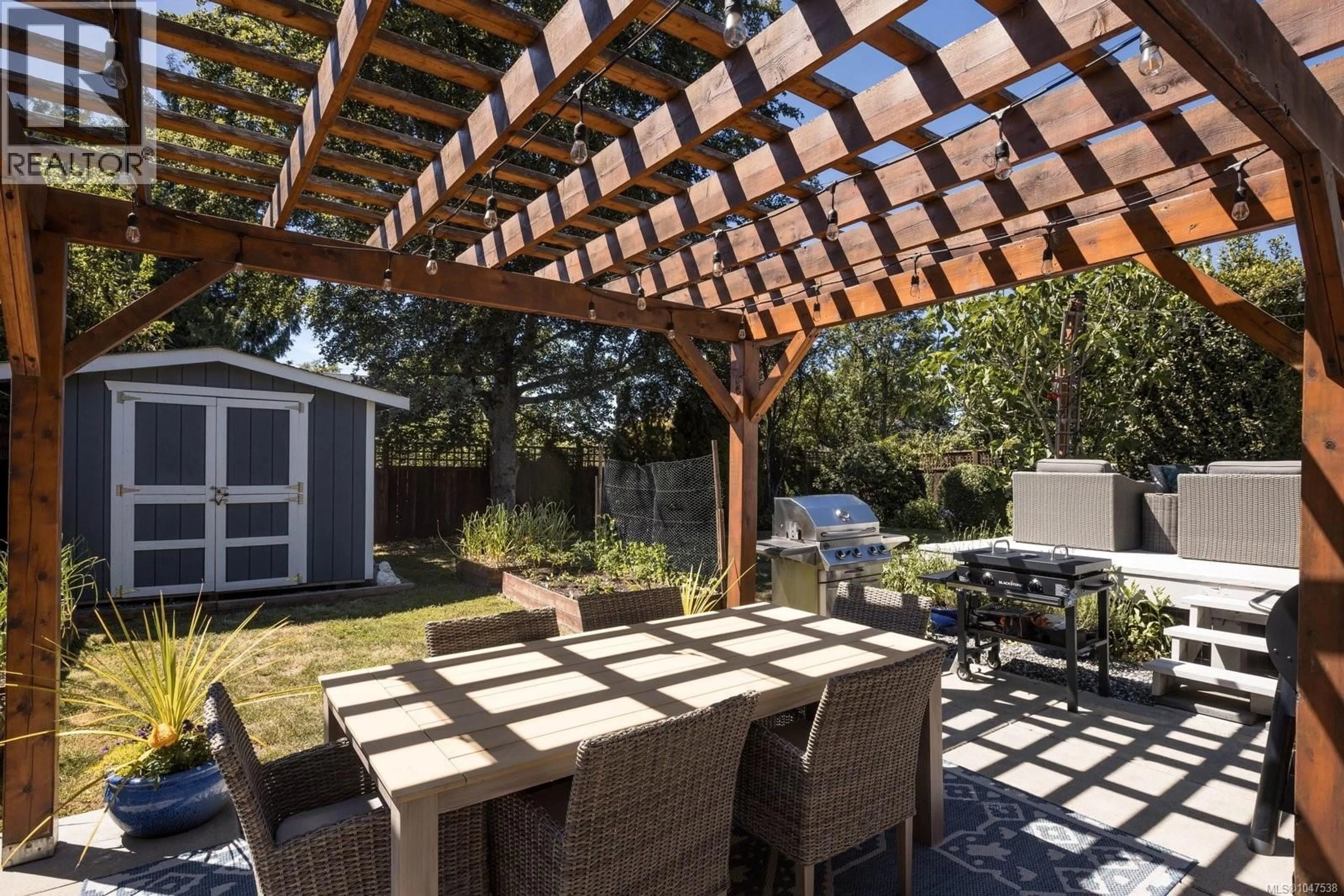 Patio, street for 3110 FRECHETTE STREET, Saanich British Columbia V8P4N5