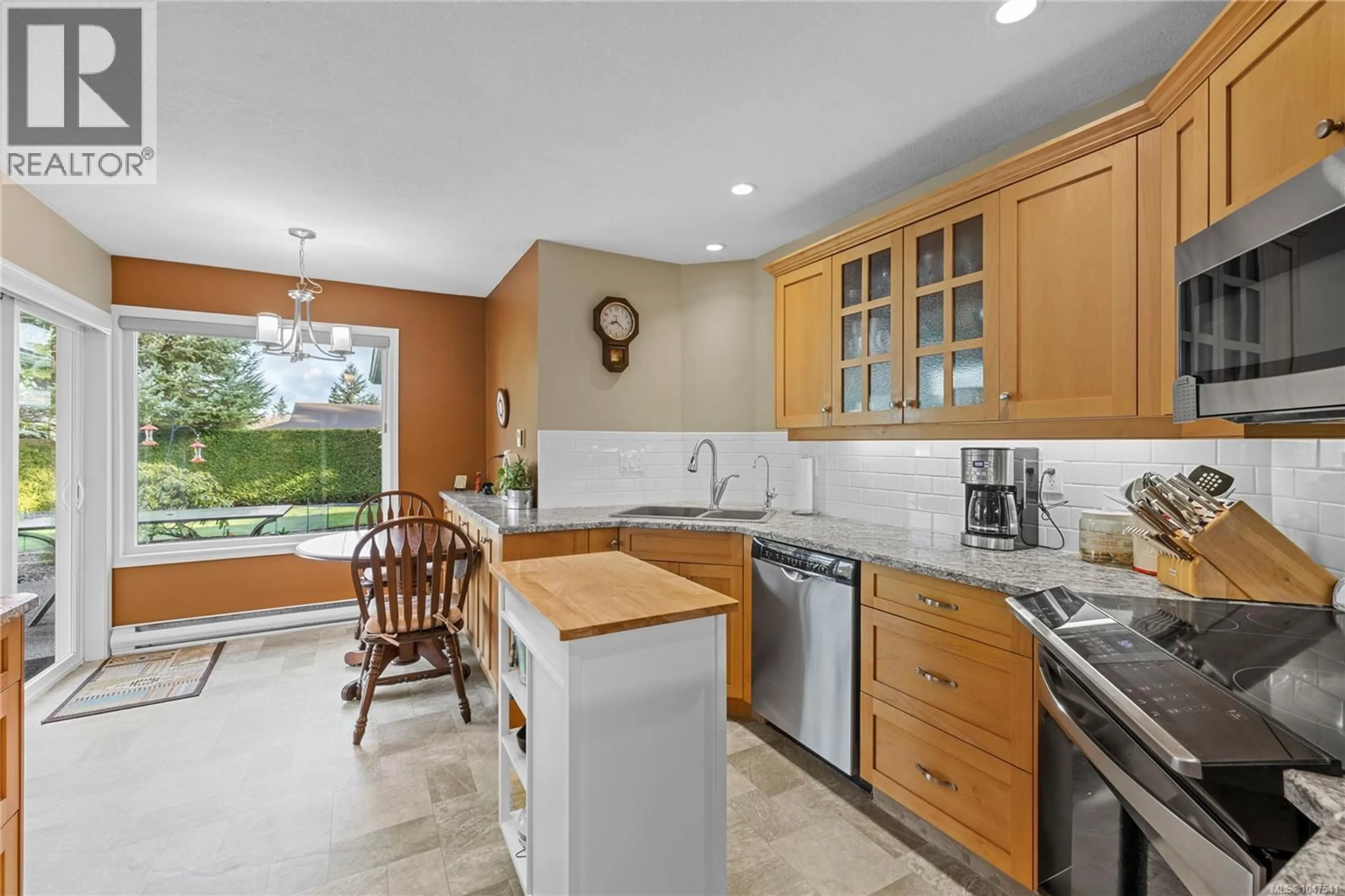 Open concept kitchen, ceramic/tile floor for 521 BIRCH AVENUE, Qualicum Beach British Columbia V9K1K4