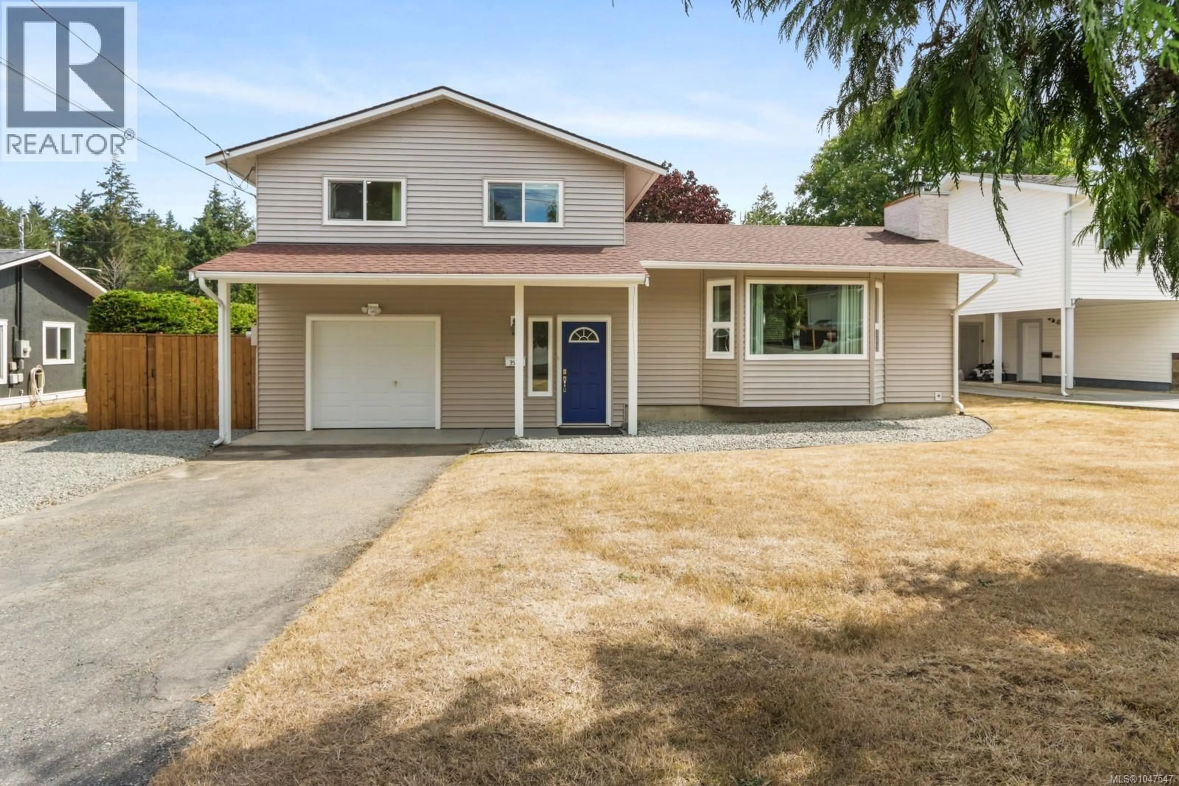 Home with vinyl exterior material, street for 3500 FALCON DRIVE, Nanaimo British Columbia V9T4G8