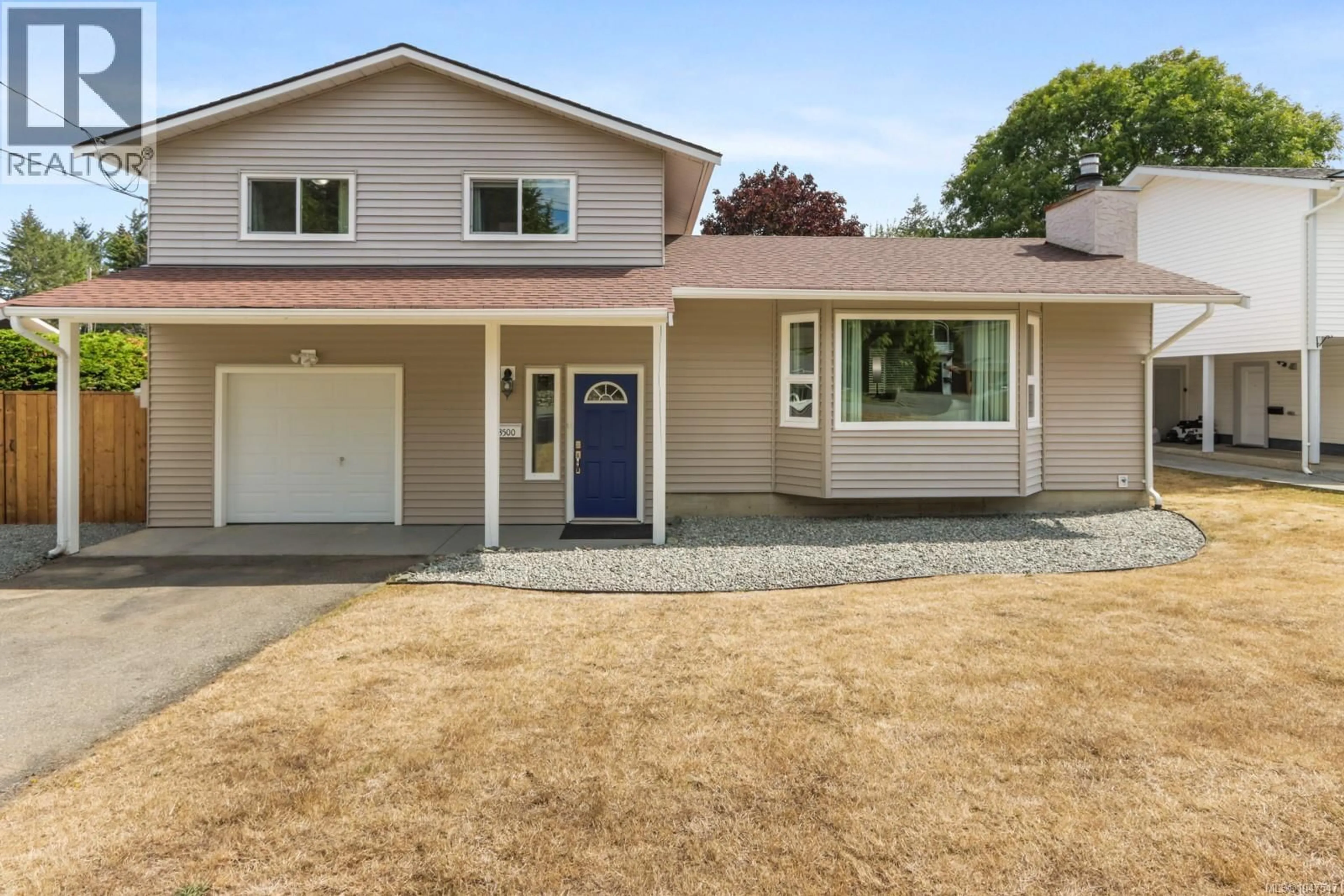 Home with vinyl exterior material, street for 3500 FALCON DRIVE, Nanaimo British Columbia V9T4G8