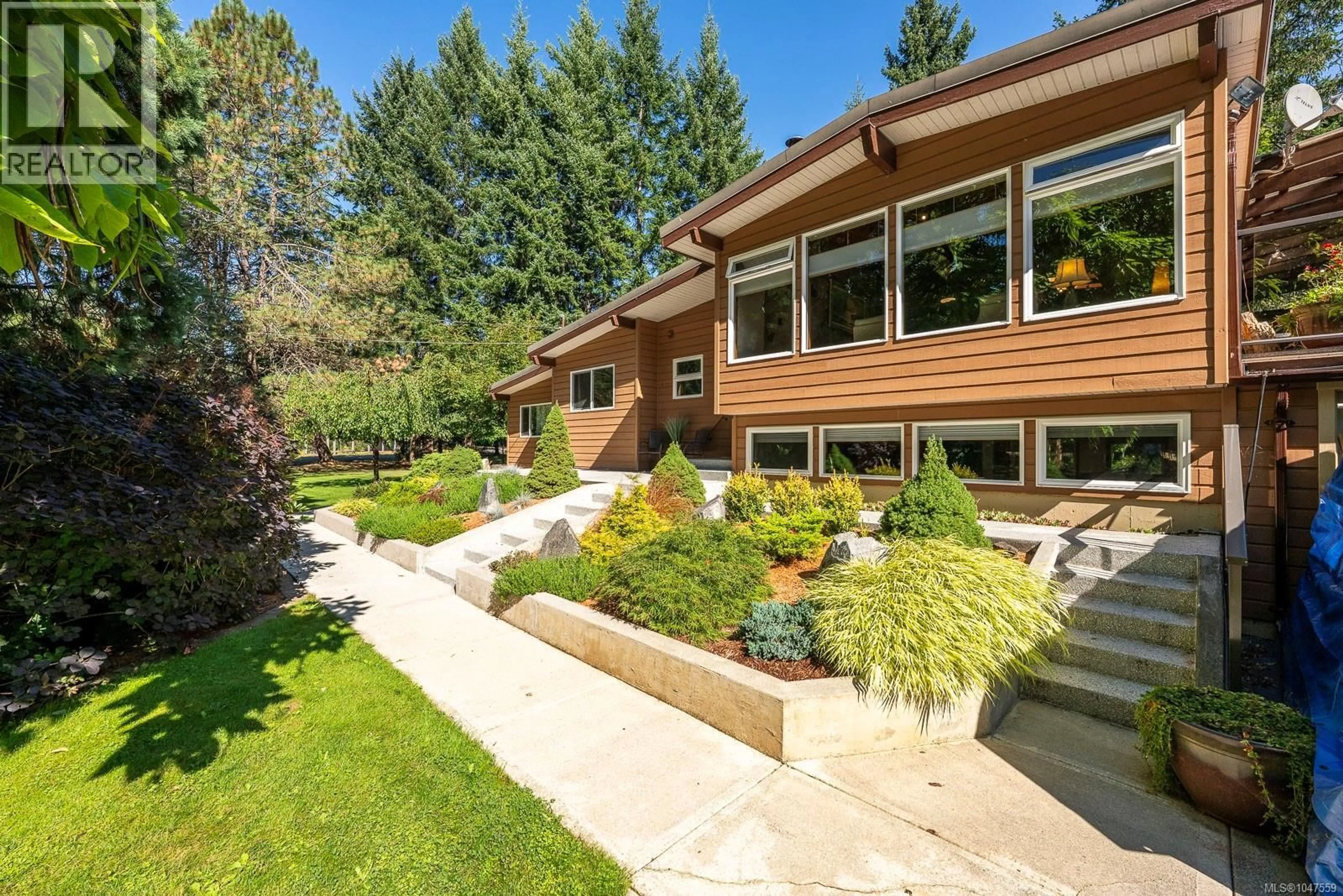 Unknown for 3742 JAMES CRESCENT, Black Creek British Columbia V9J1E9