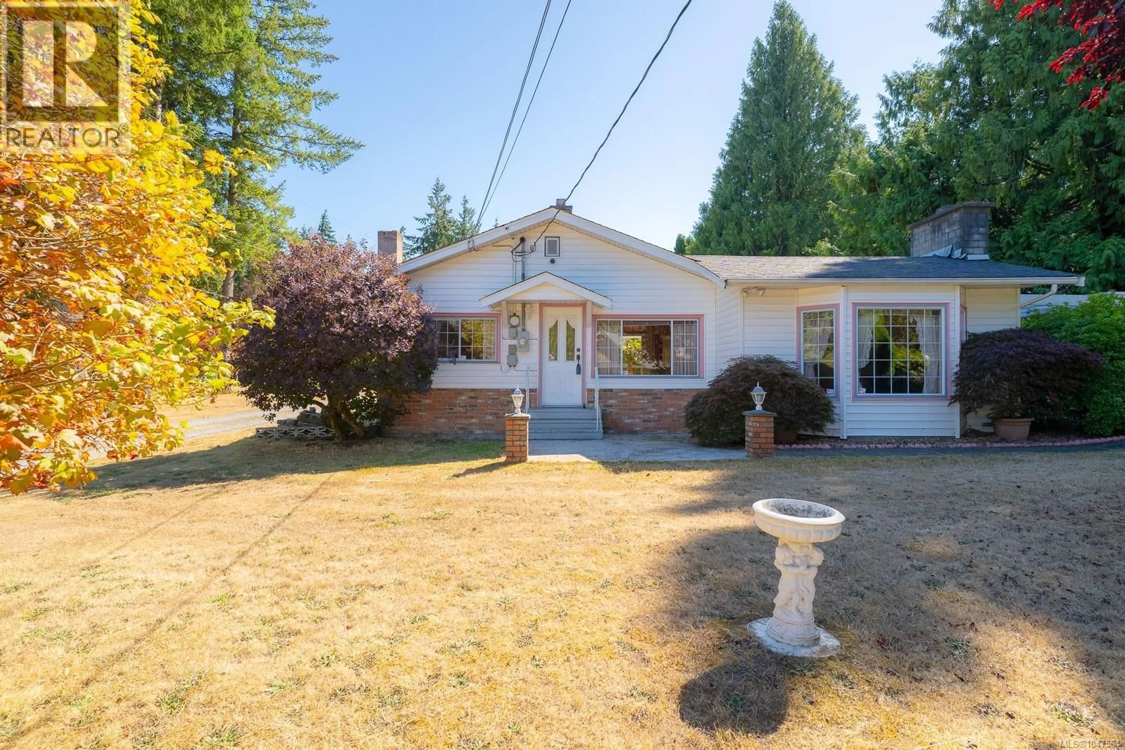 A pic from outside/outdoor area/front of a property/back of a property/a pic from drone, street for 3910 SALTAIR ROAD, Ladysmith British Columbia V9G2A7