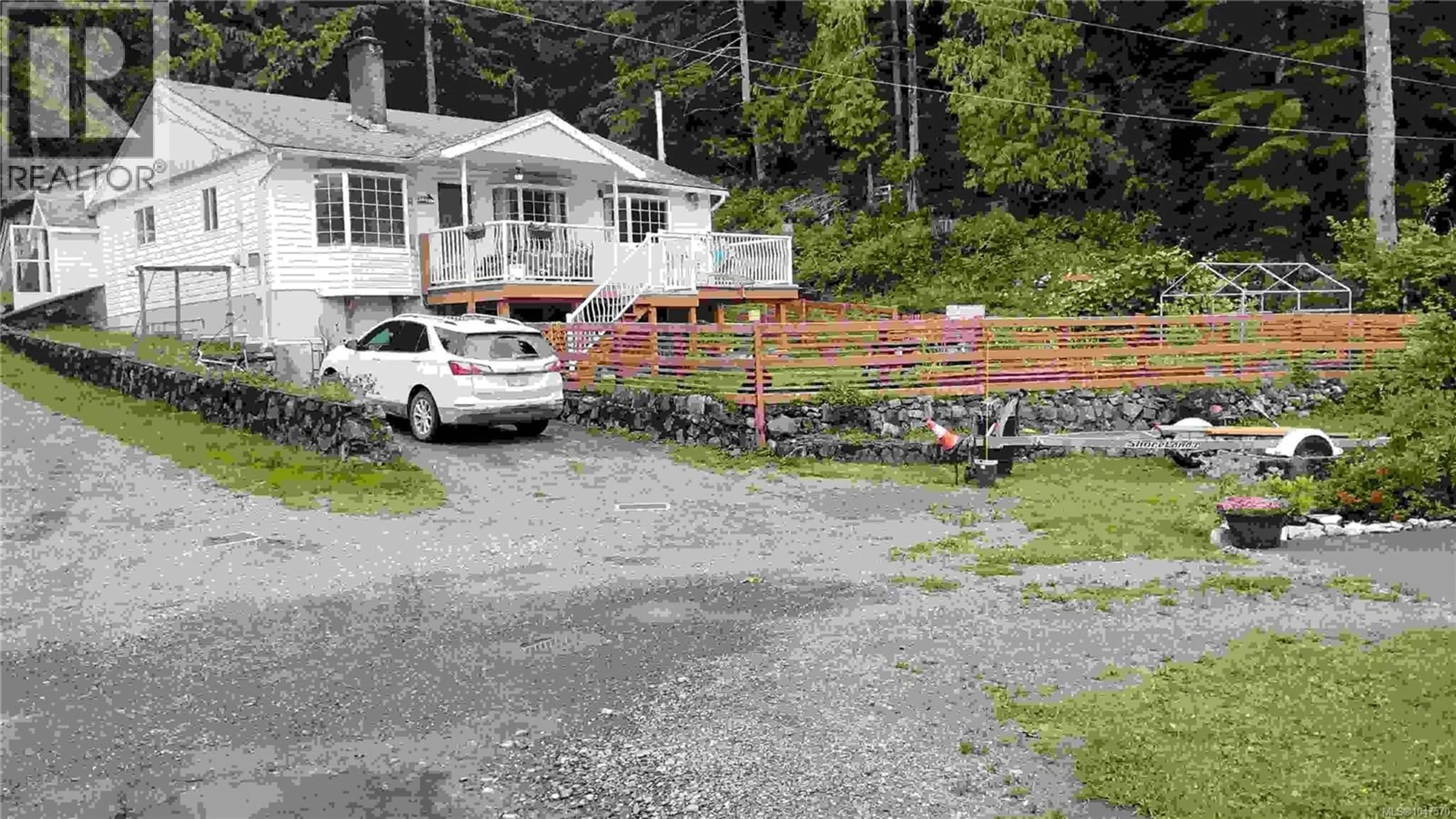 A pic from outside/outdoor area/front of a property/back of a property/a pic from drone, unknown for 922 RESOLUTION ROAD, Tahsis British Columbia V0P1X0