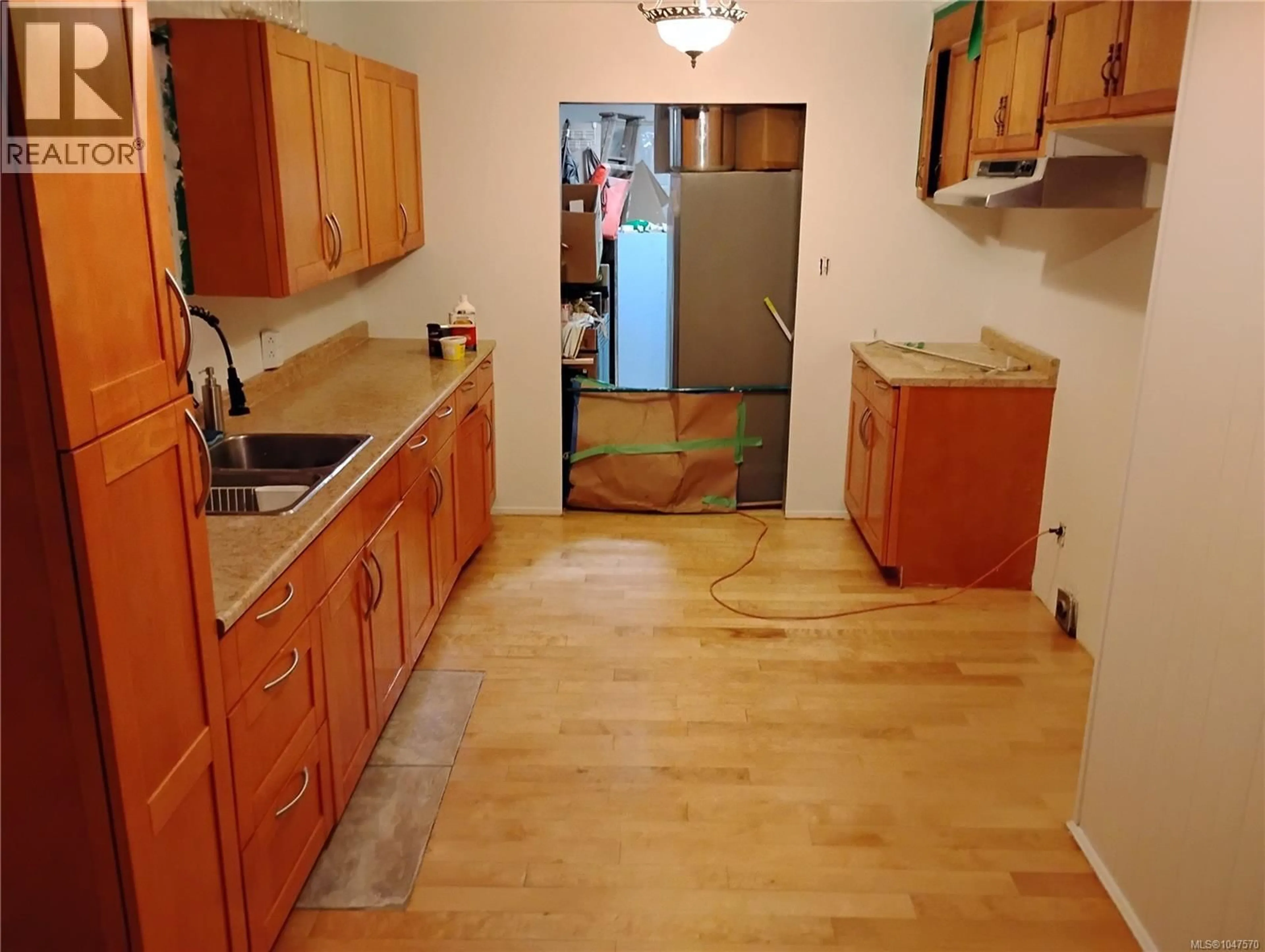 Standard kitchen, unknown for 922 RESOLUTION ROAD, Tahsis British Columbia V0P1X0
