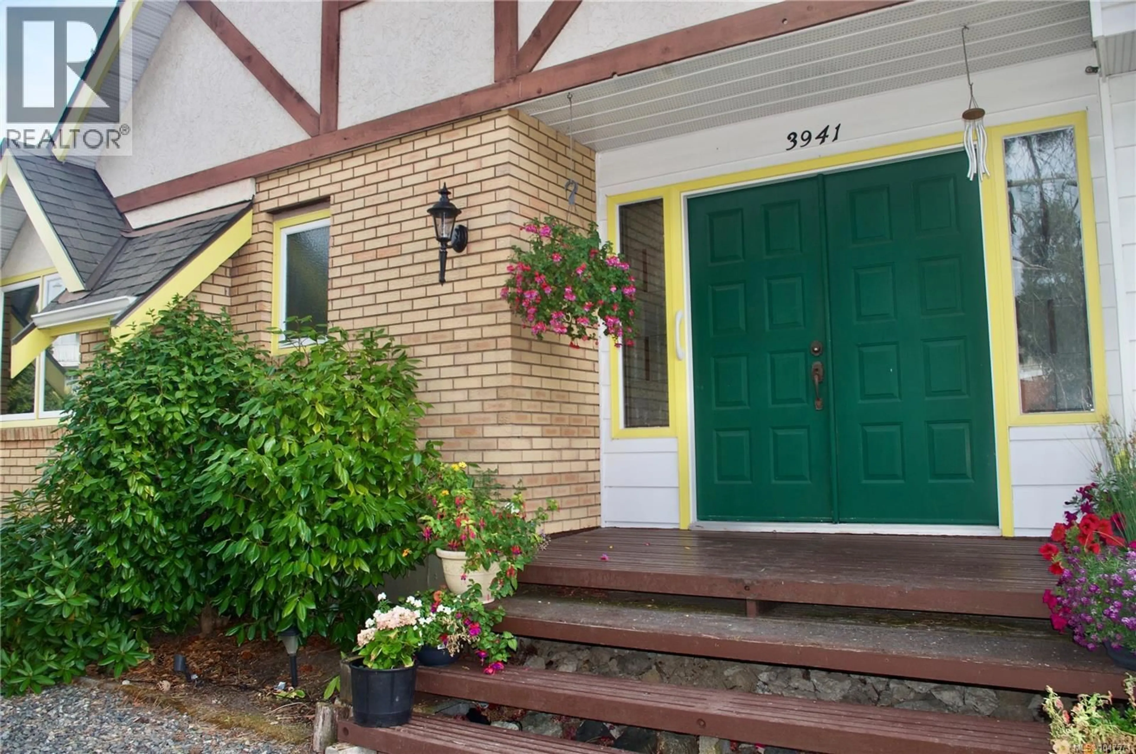Unknown for 3941 RAYMOND STREET SOUTH, Saanich British Columbia V8Z4K7