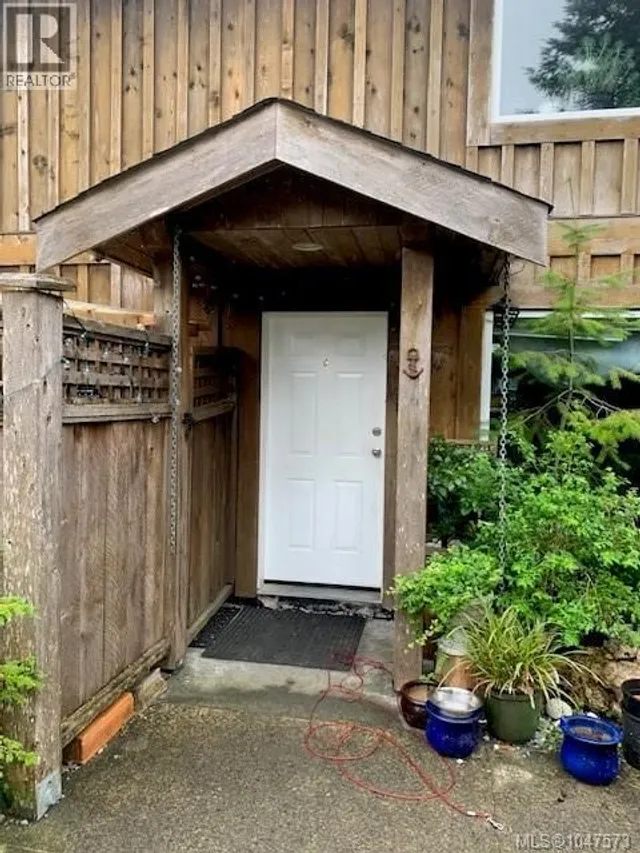 451 NEILL STREET, Tofino 2