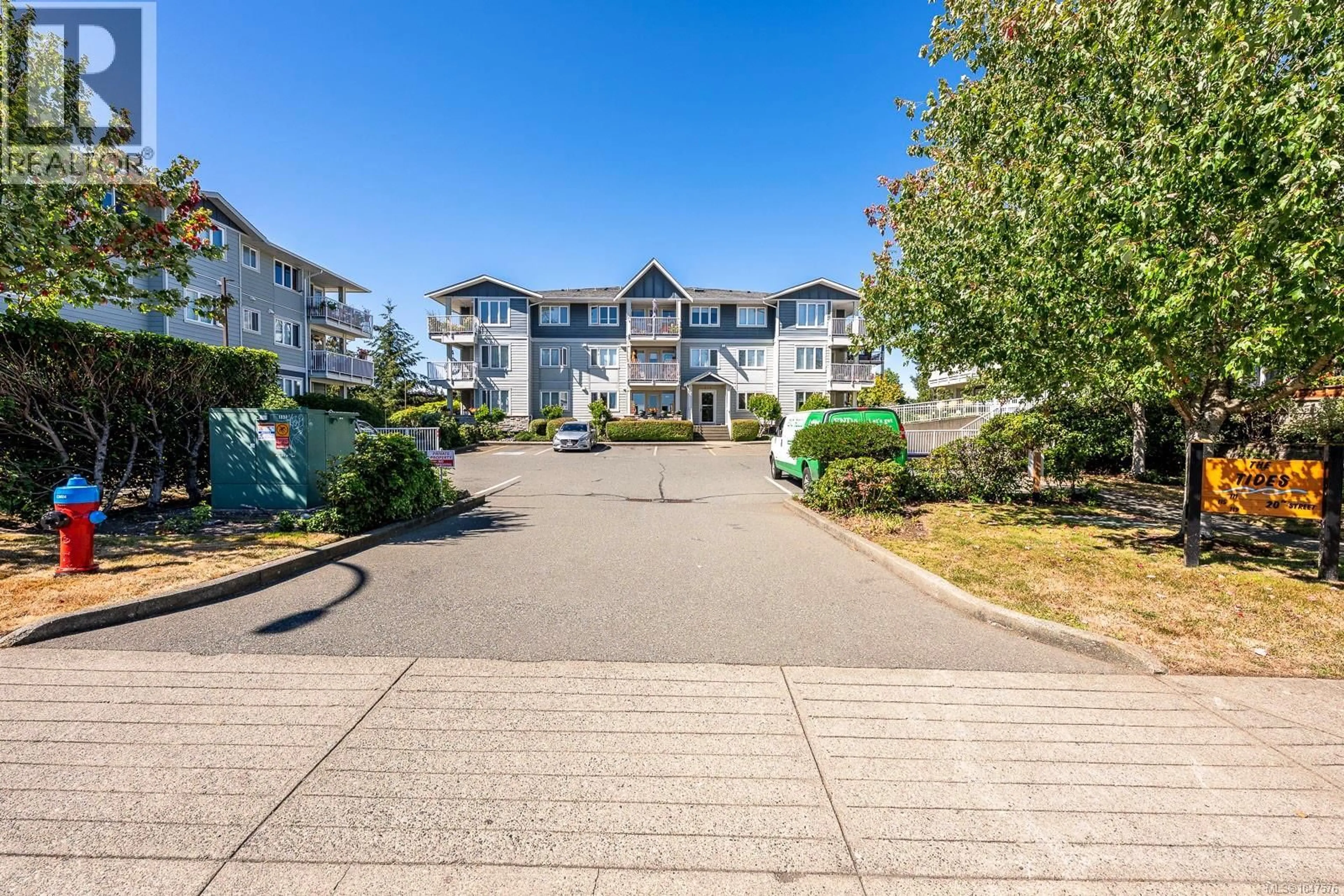 A pic from outside/outdoor area/front of a property/back of a property/a pic from drone, unknown for 11 - 115 20TH STREET, Courtenay British Columbia V9N8B1