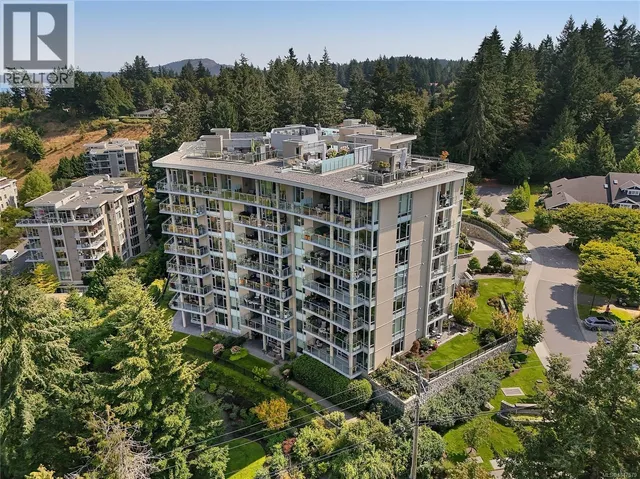 202 - 5388 HILL RISE TERRACE, Saanich