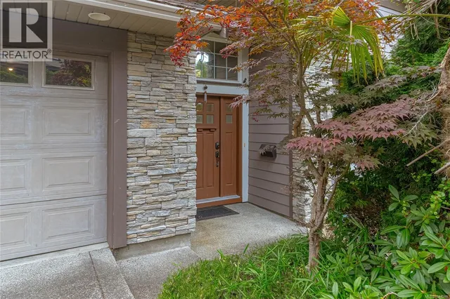 951 SEAMIST RISE, Saanich 5