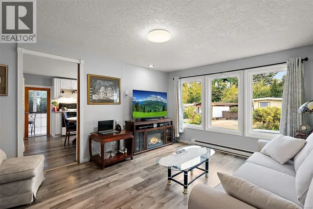 19 - 2587 SELWYN ROAD, Langford 3