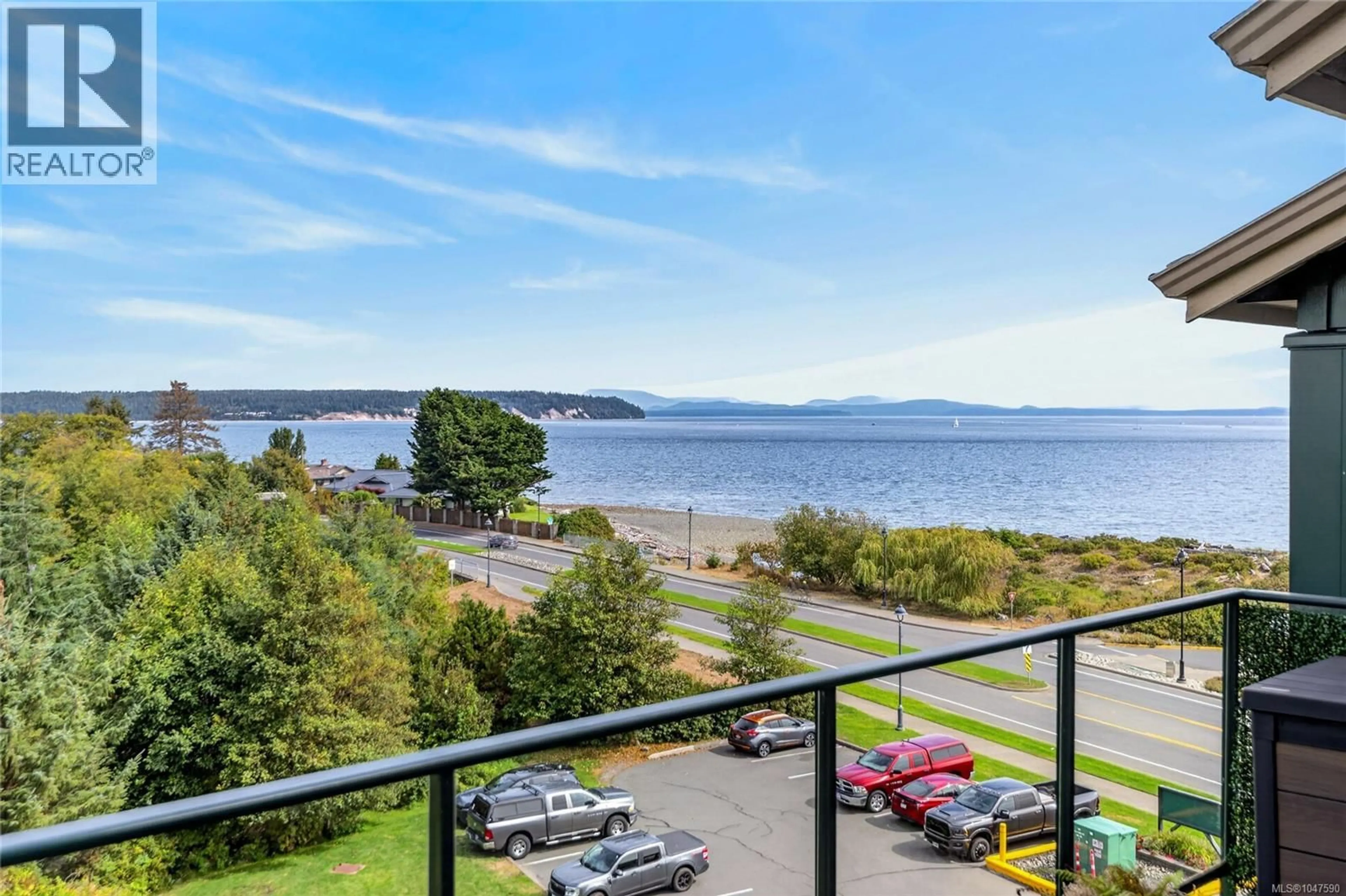 Patio, water/lake/river/ocean view for 404 - 2676 ISLAND HIGHWAY SOUTH, Campbell River British Columbia V9W3C7