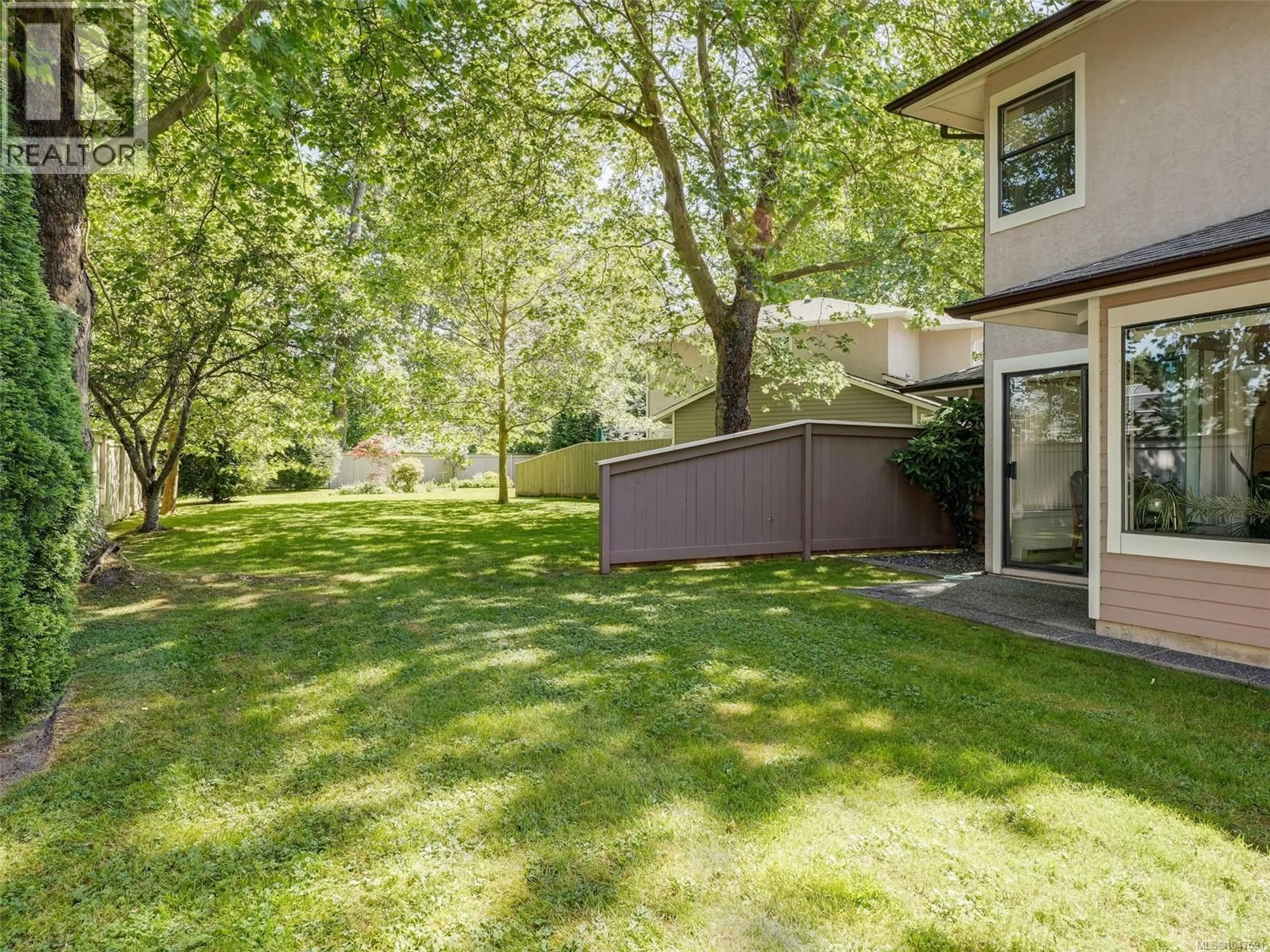 Patio, forest/trees view for 2 - 1309 MCKENZIE AVENUE, Saanich British Columbia V8P2M1