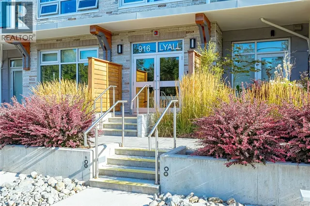 405 - 916 LYALL STREET, Esquimalt 2