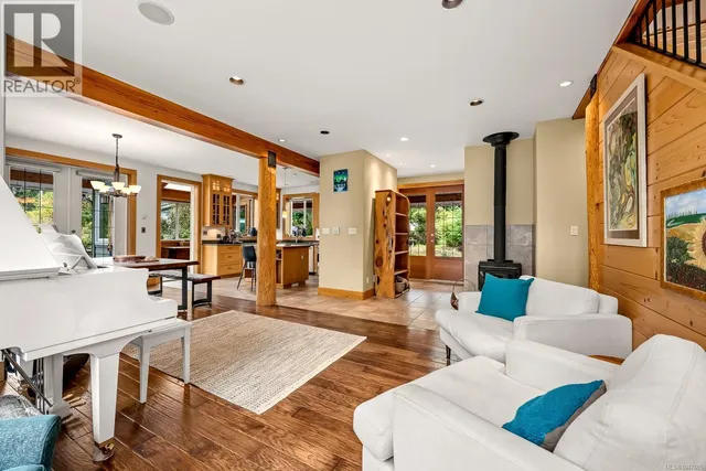 652 FOX ROAD, Quadra Island 2
