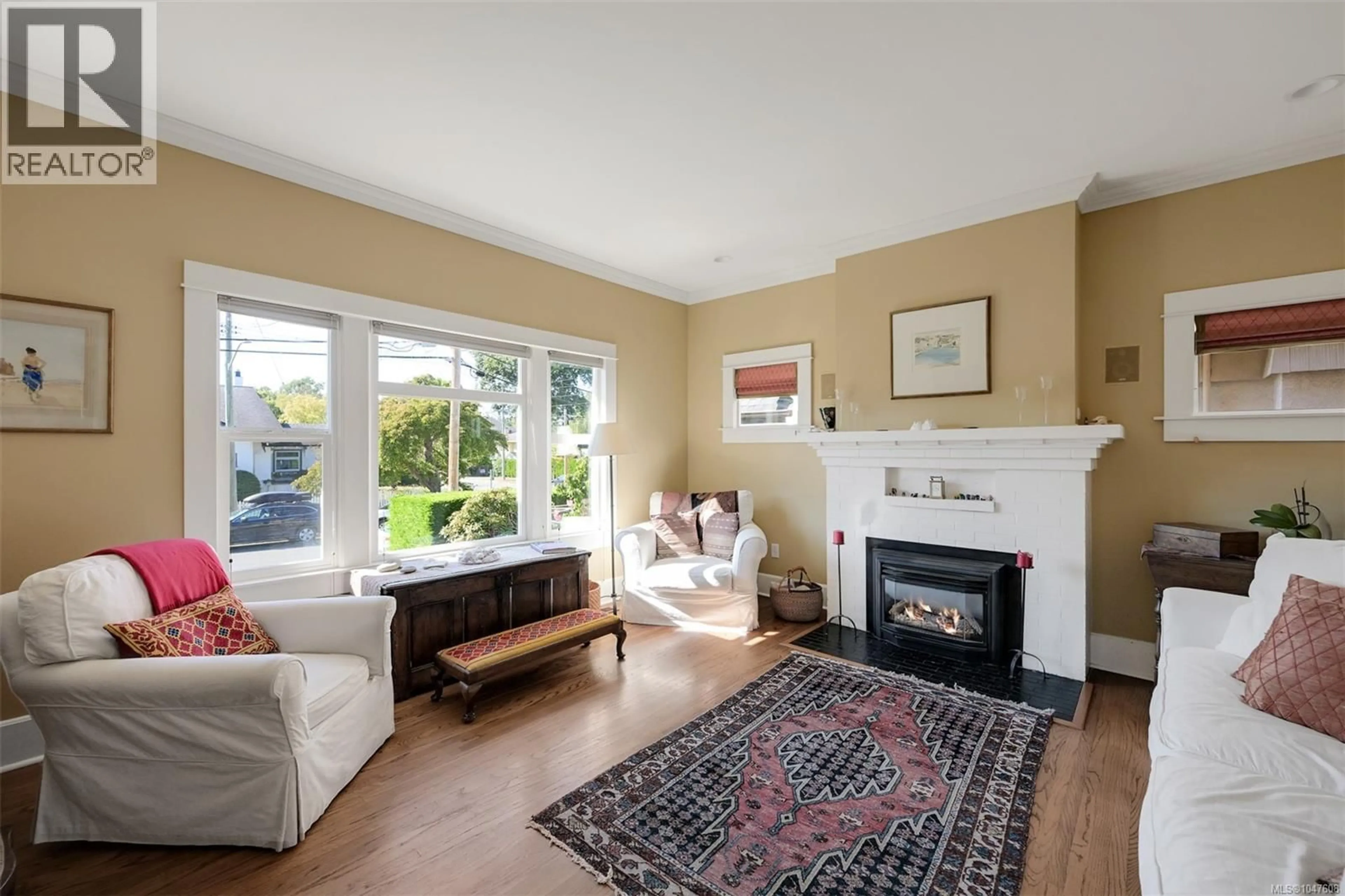 Living room with furniture, unknown for 87 CAMBRIDGE STREET, Victoria British Columbia V9A5K9