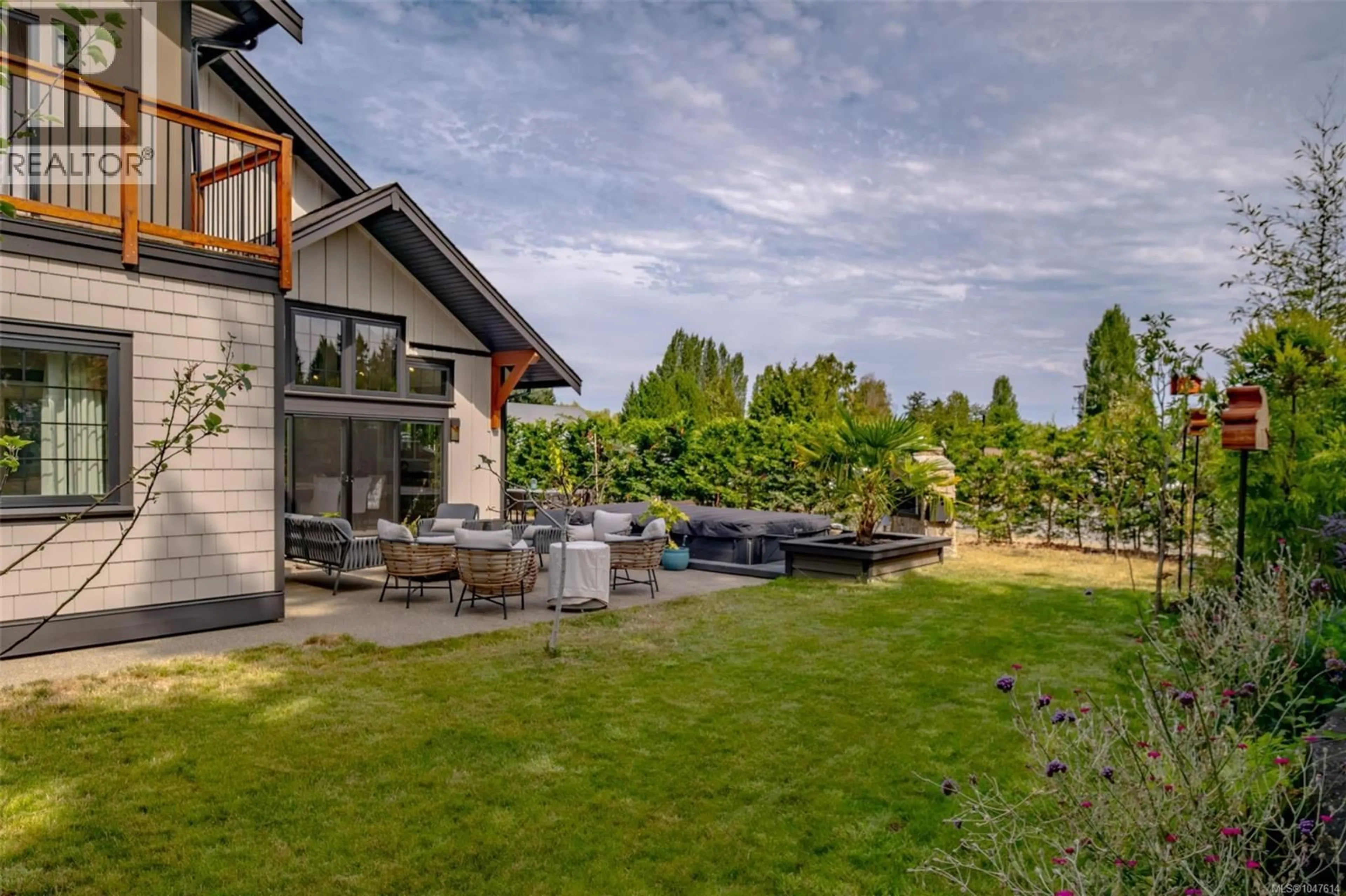 Patio, unknown for 492 COTTAGE DRIVE, Qualicum Beach British Columbia V9K2T3