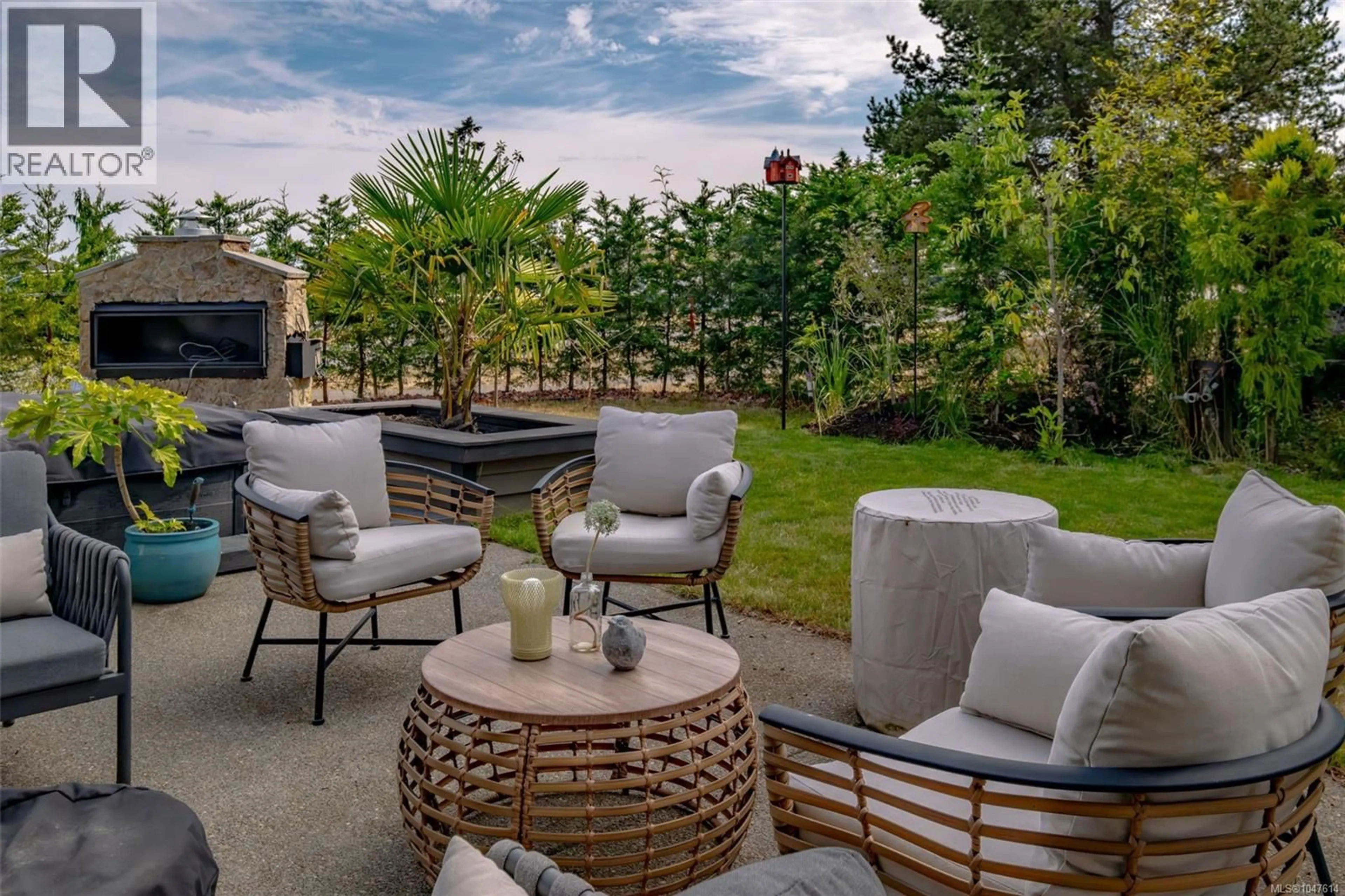 Patio, unknown for 492 COTTAGE DRIVE, Qualicum Beach British Columbia V9K2T3