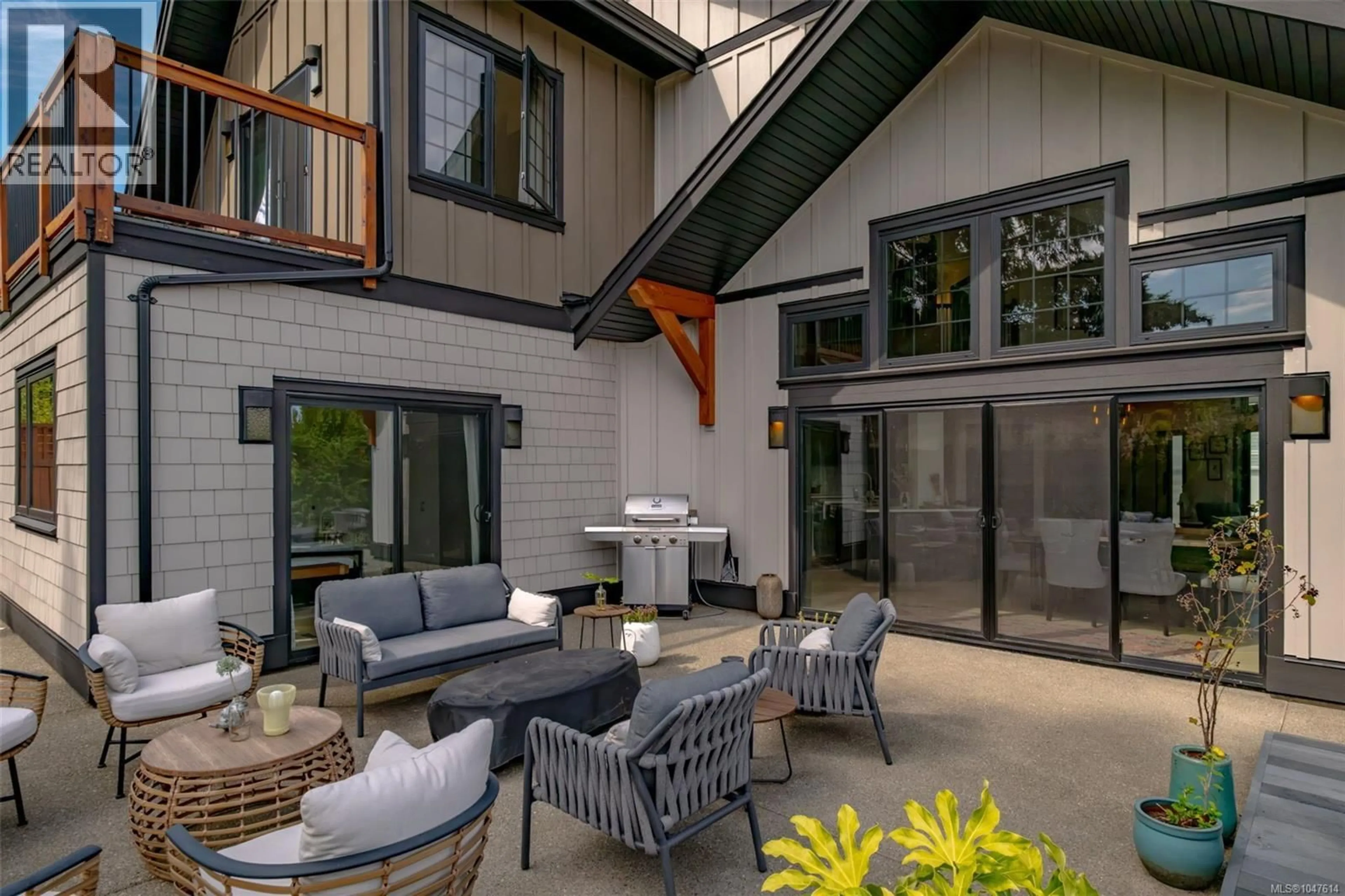 Patio, unknown for 492 COTTAGE DRIVE, Qualicum Beach British Columbia V9K2T3