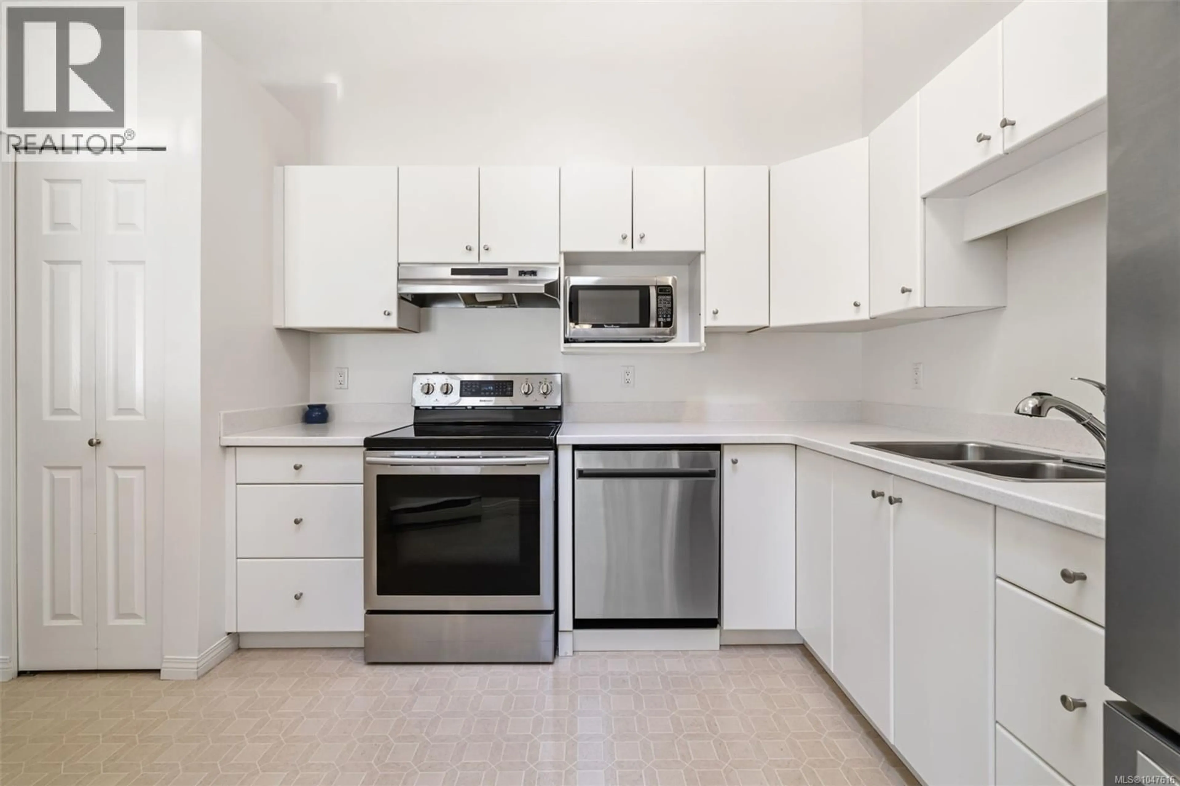 Standard kitchen, unknown for 96 - 2600 FERGUSON ROAD, Central Saanich British Columbia V8M2C1