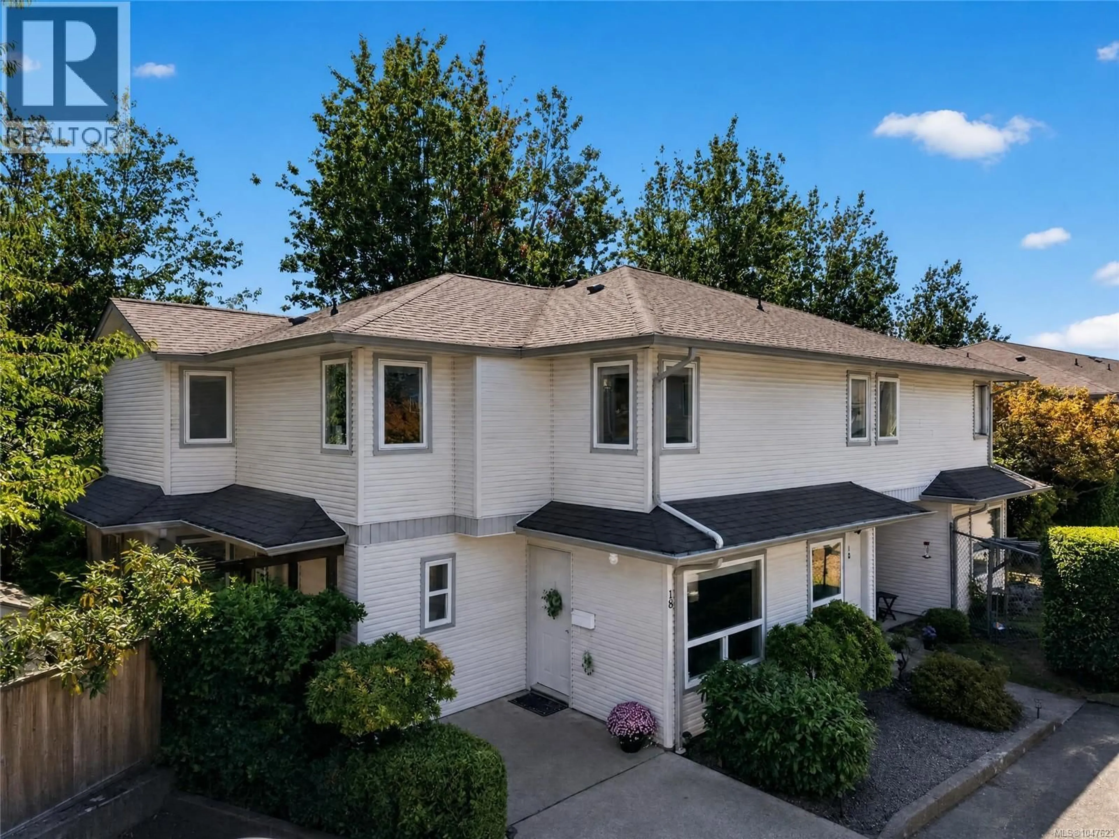 A pic from outside/outdoor area/front of a property/back of a property/a pic from drone, street for 18 - 1180 BRAIDWOOD ROAD, Courtenay British Columbia V9N3R9