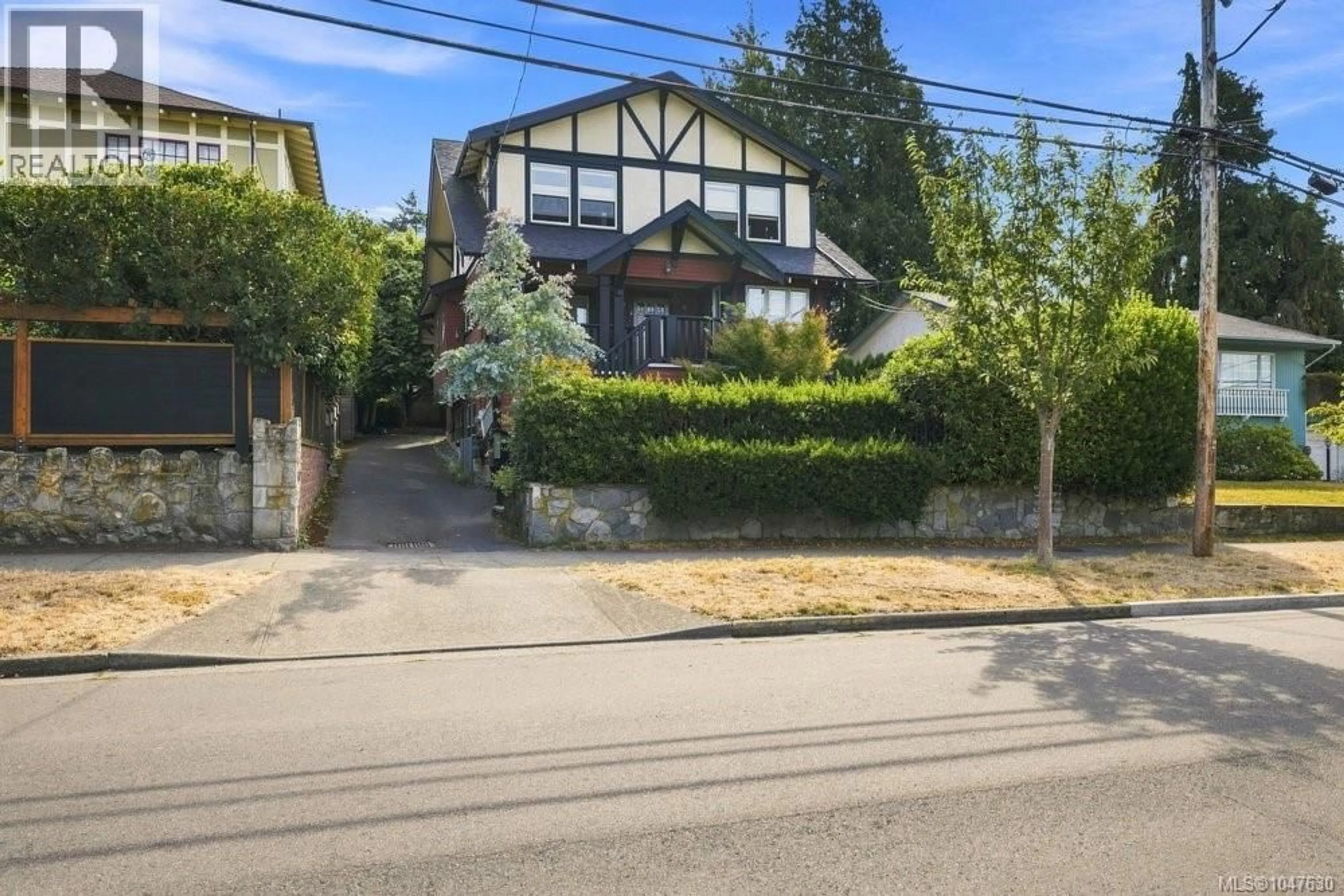 Unknown for 2 - 307 MOSS STREET, Victoria British Columbia V8V4M7