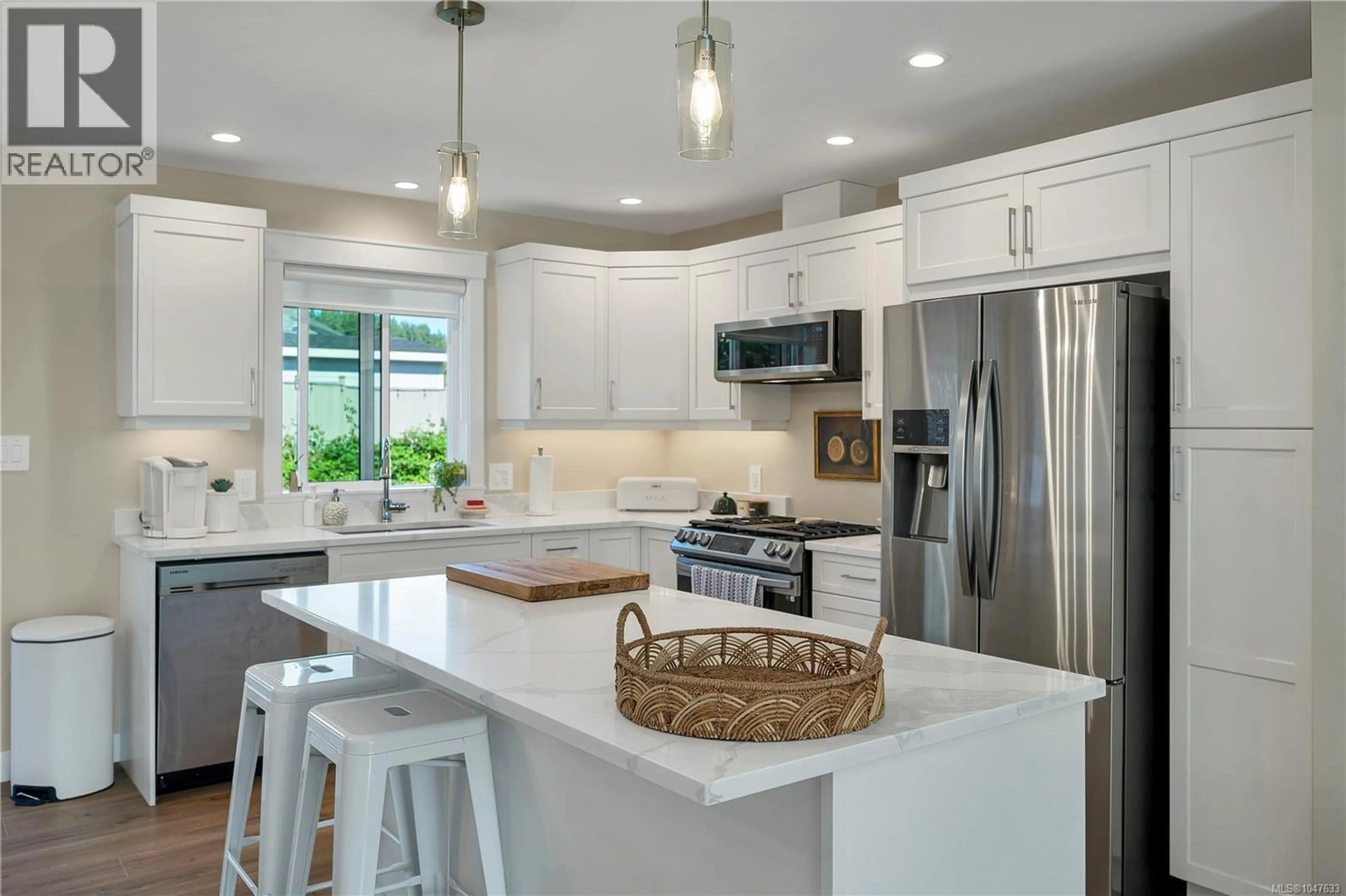 Open concept kitchen, ceramic/tile floor for 2380 PENFIELD ROAD, Campbell River British Columbia V9W0E6
