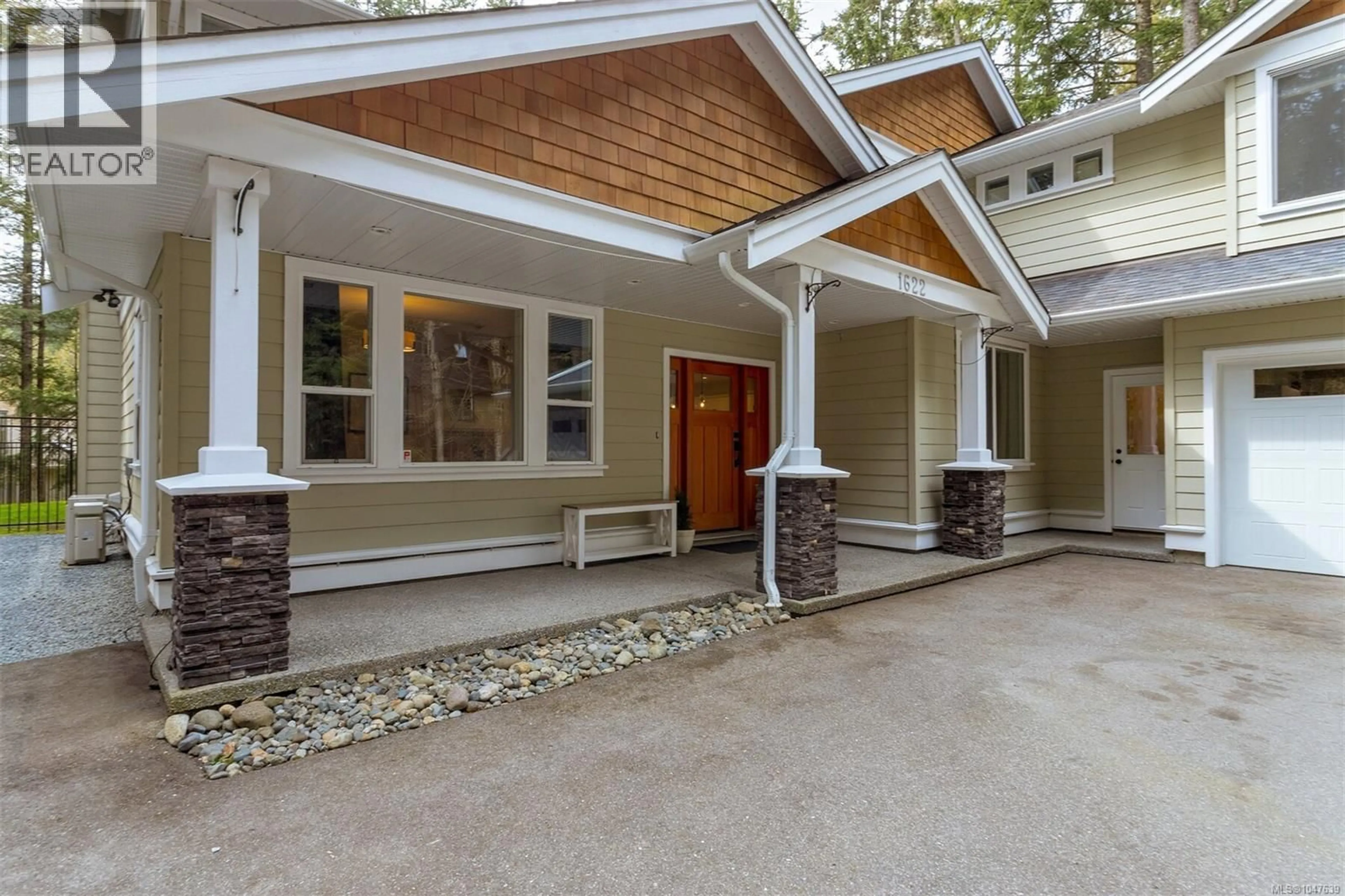 Home with vinyl exterior material, street for 1622 MILLSTREAM ROAD, Highlands British Columbia V9B6G4