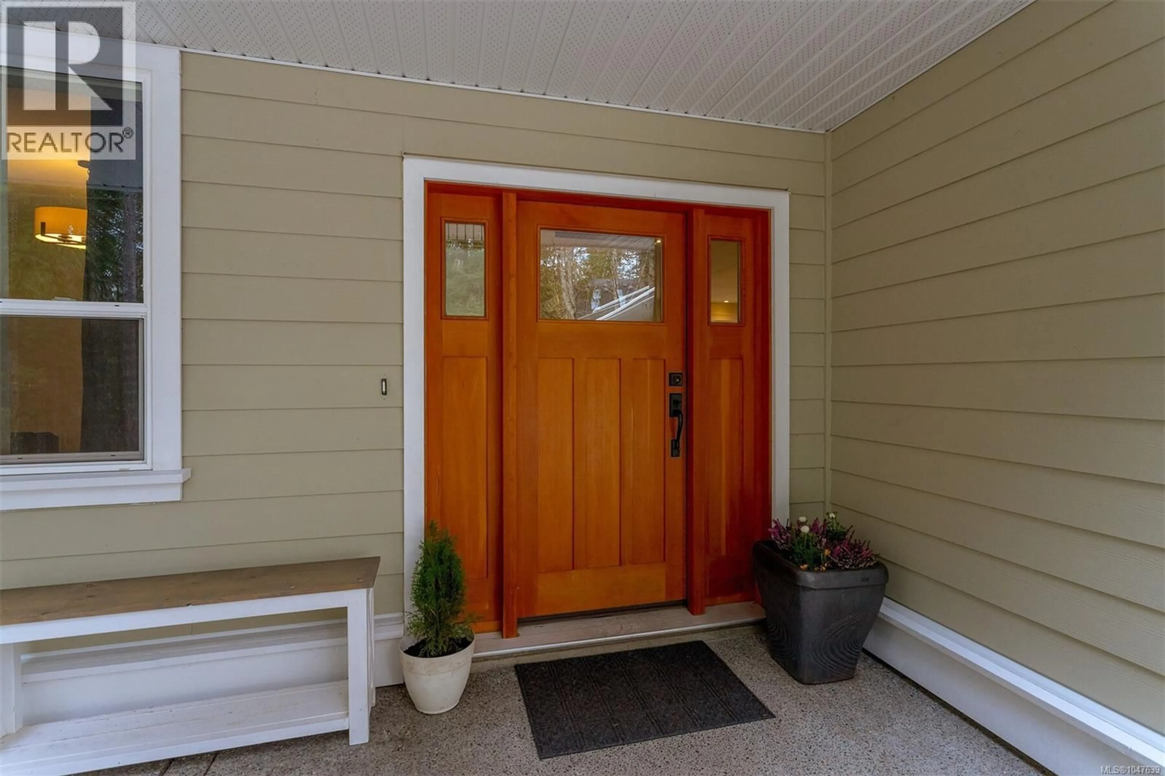 Indoor entryway for 1622 MILLSTREAM ROAD, Highlands British Columbia V9B6G4