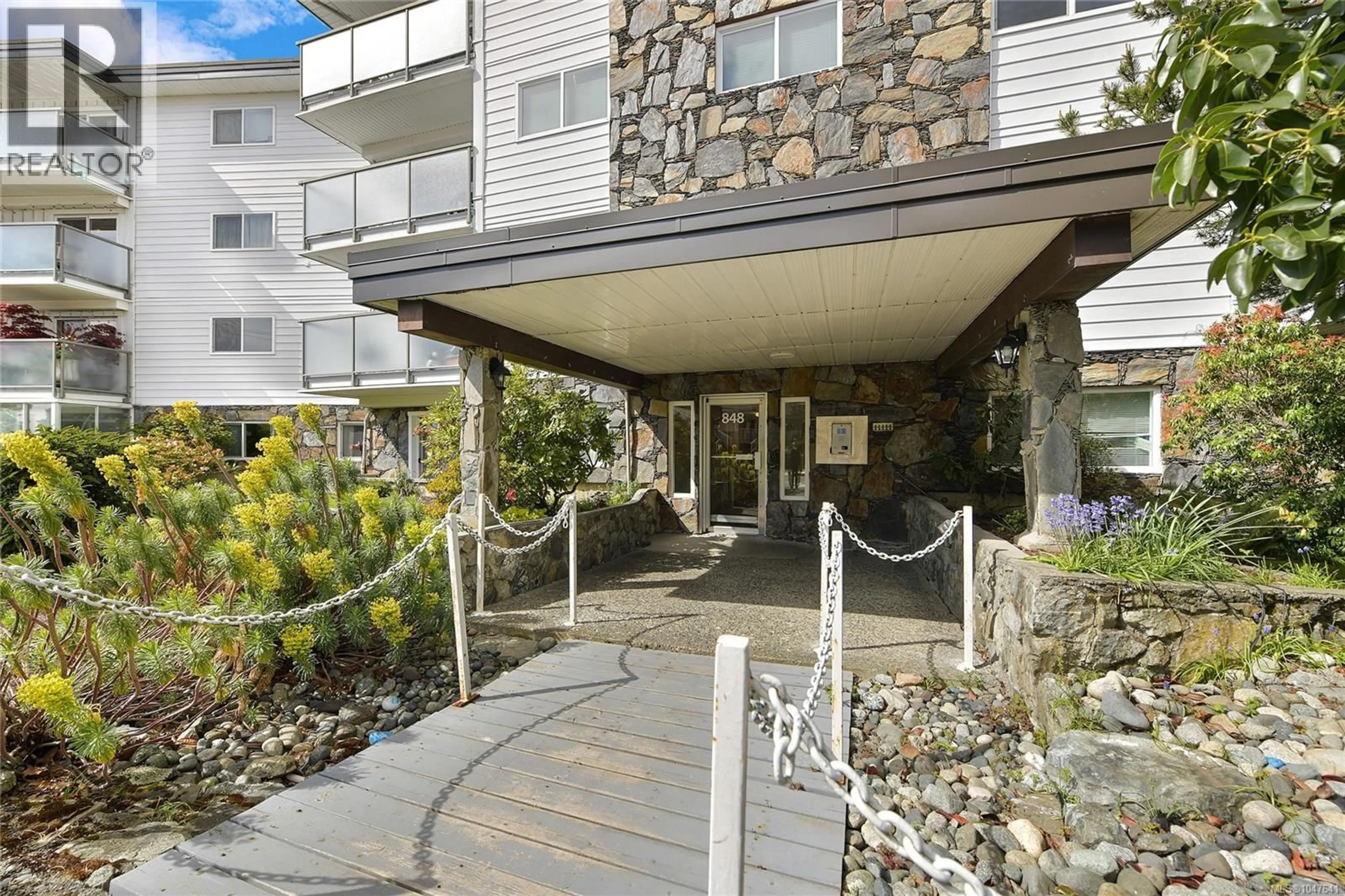 Patio, mountain view for 214 - 848 ESQUIMALT ROAD, Esquimalt British Columbia V9A6W9