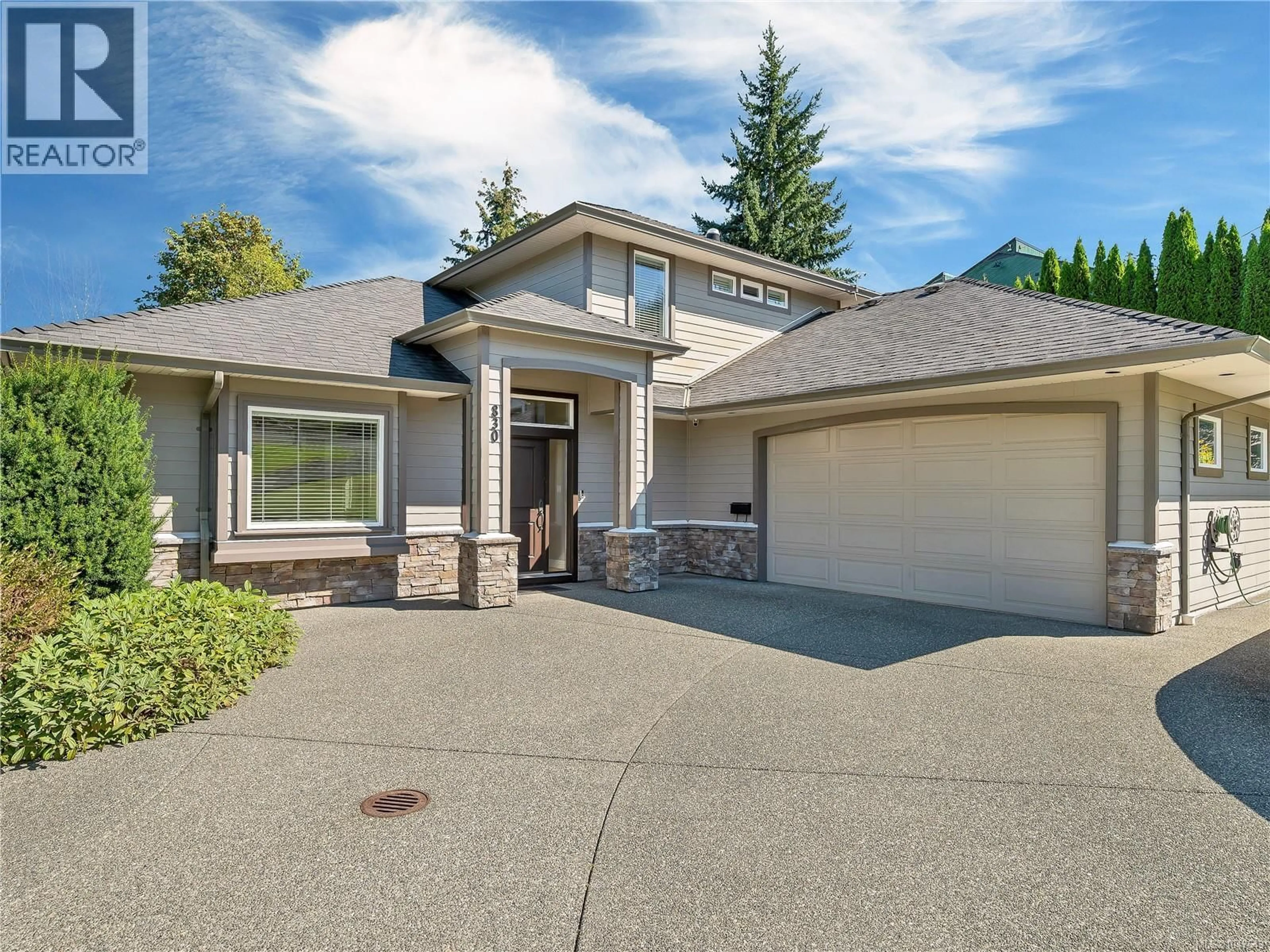 Home with vinyl exterior material, street for 830 PINECREST ROAD, Campbell River British Columbia V9W3P3