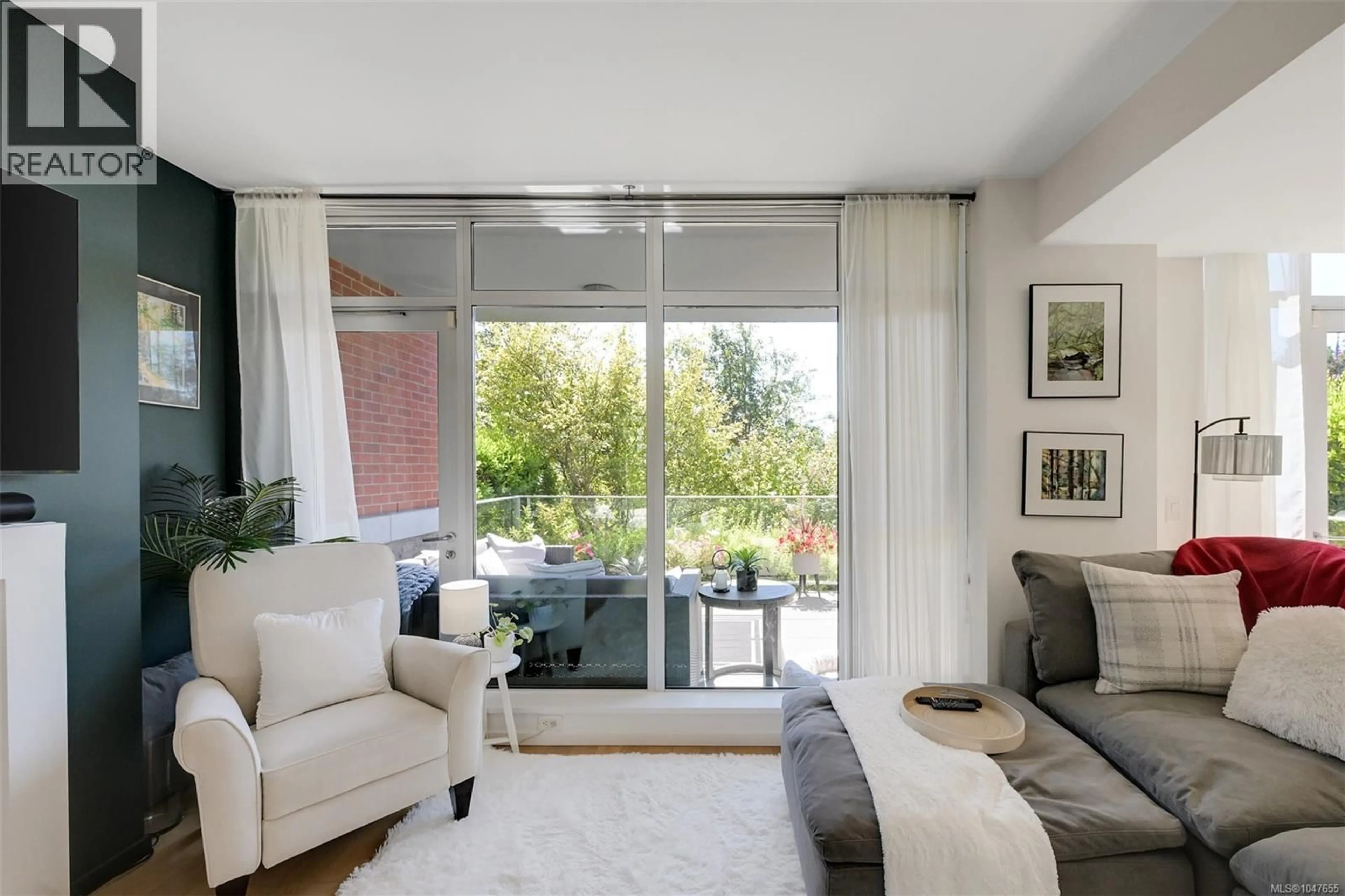 Living room with furniture, unknown for TH5 - 100 SAGHALIE AVENUE, Victoria British Columbia V9A0A1