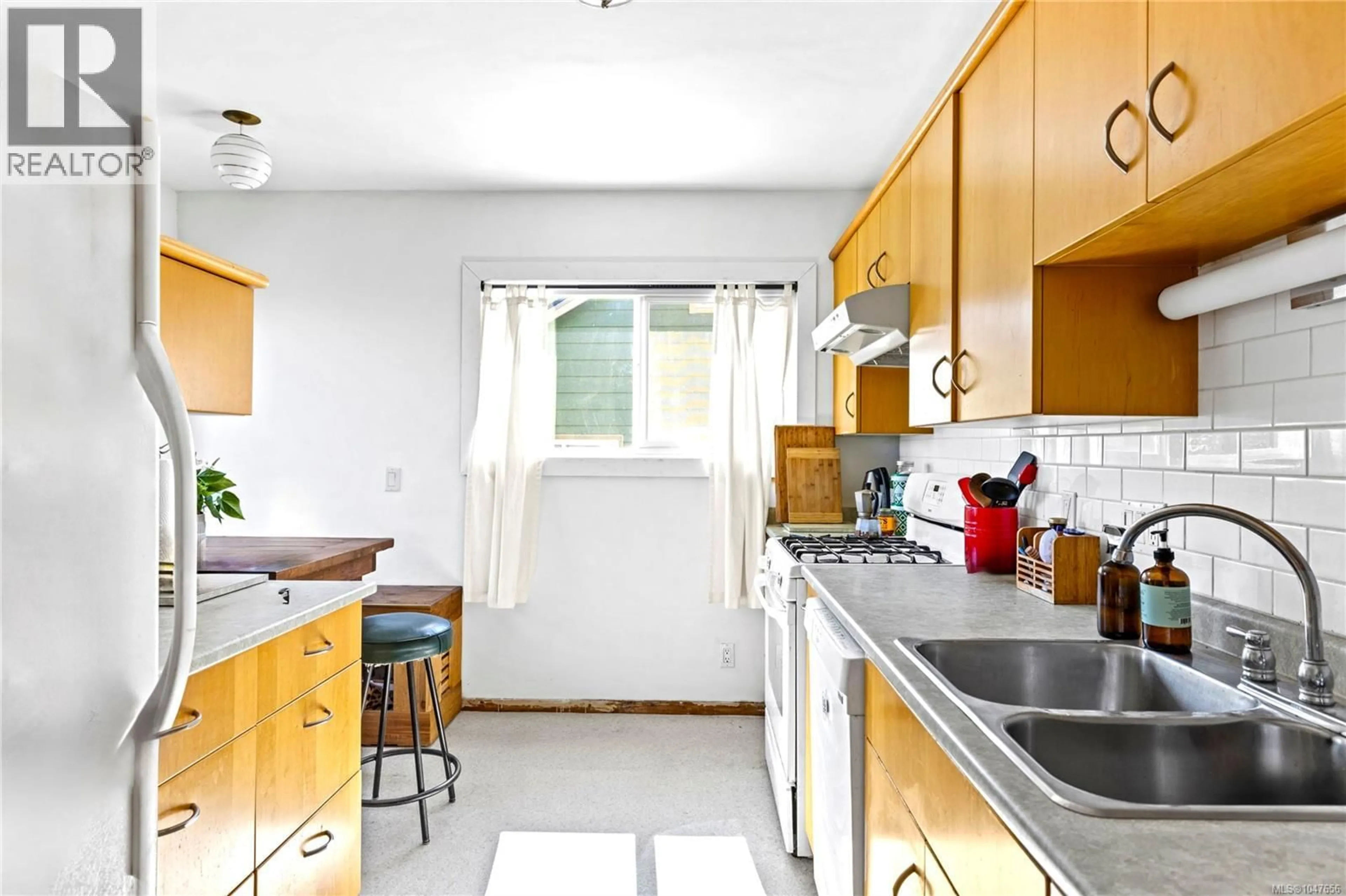 Standard kitchen, unknown for 425 WHITE STREET, Ladysmith British Columbia V9G1T4