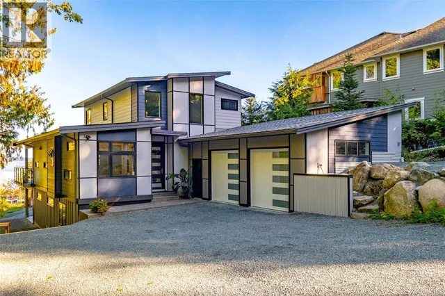 10333 CHEMAINUS ROAD, Saltair